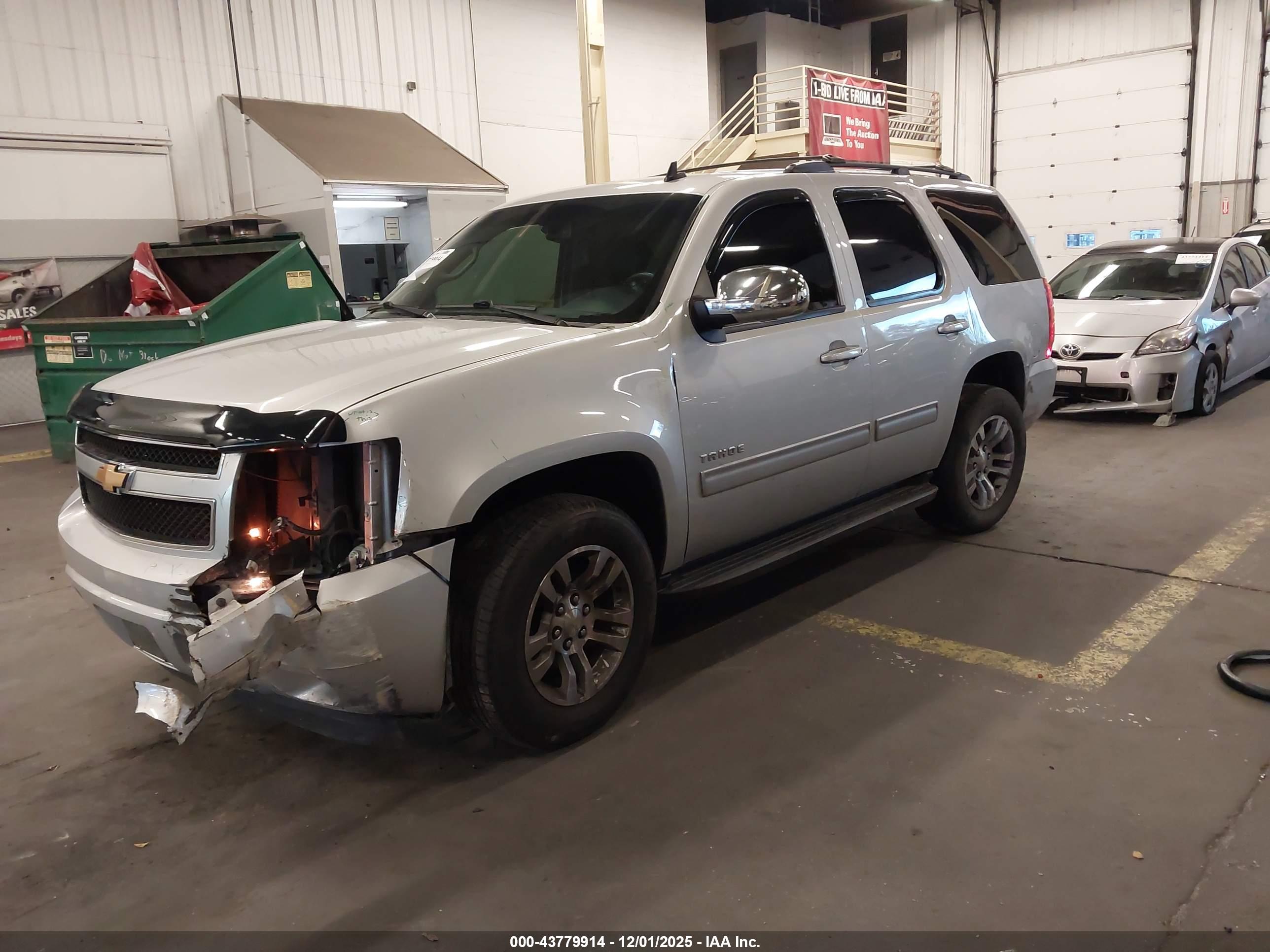 CHEVROLET TAHOE image 2