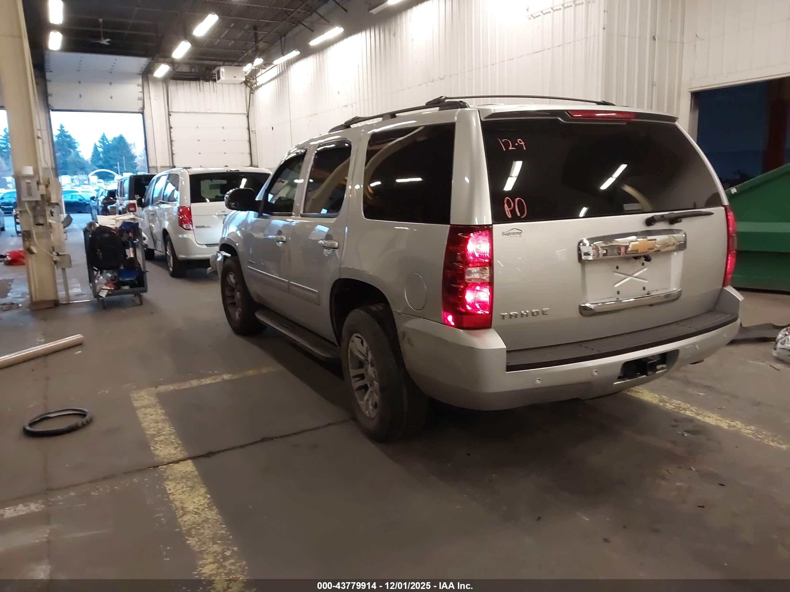CHEVROLET TAHOE image 3