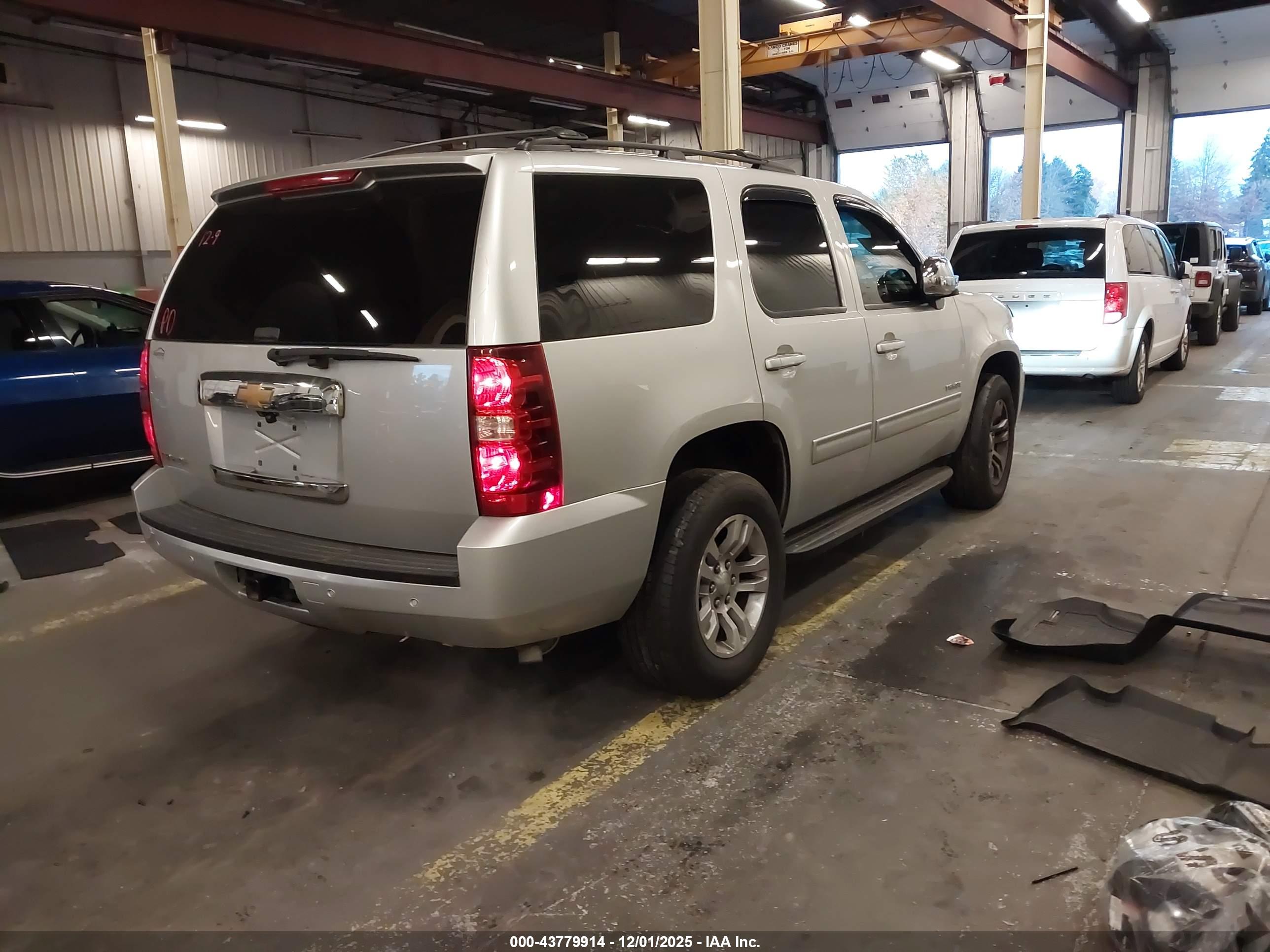 CHEVROLET TAHOE image 4