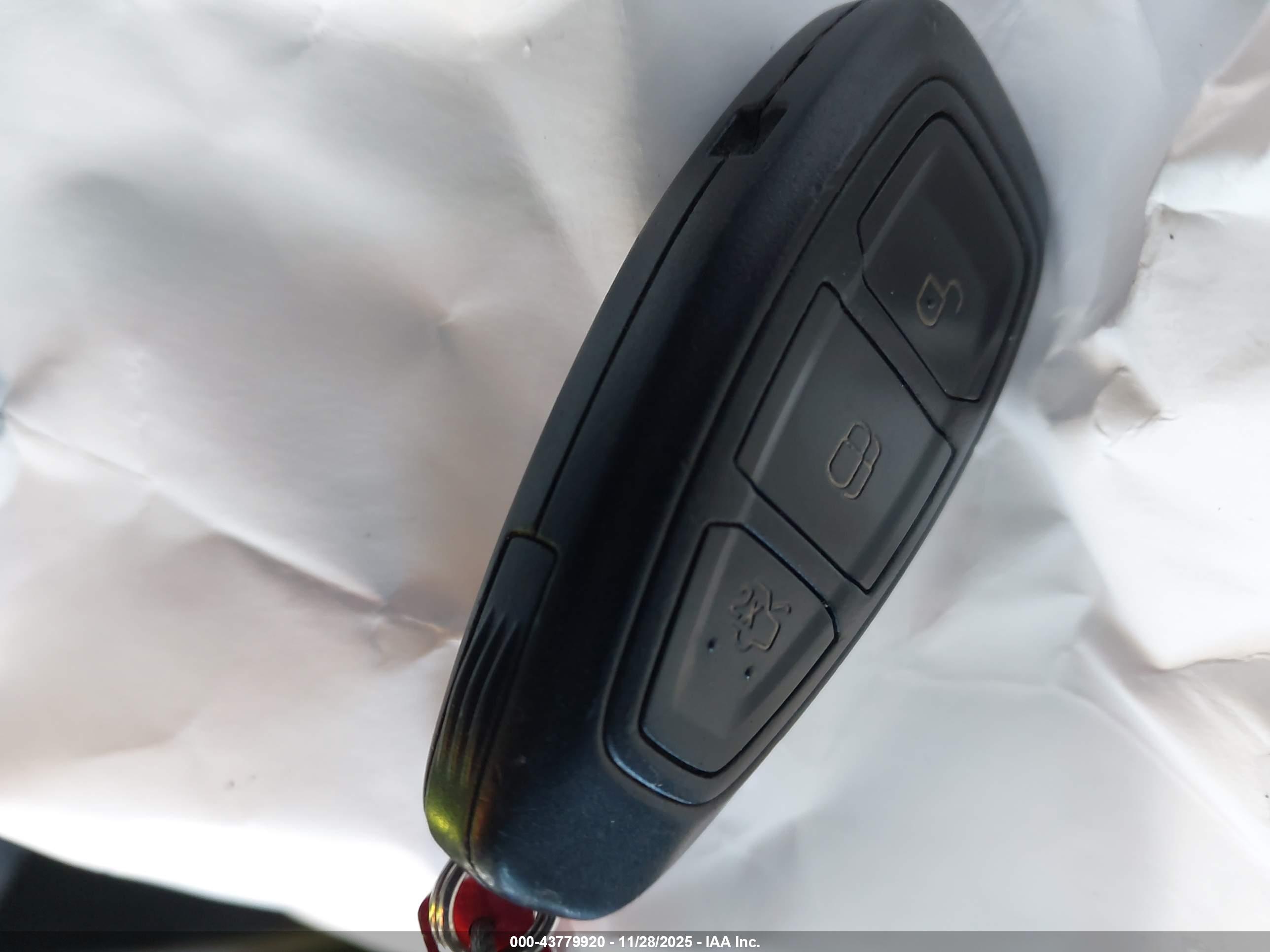 FORD FIESTA image 11