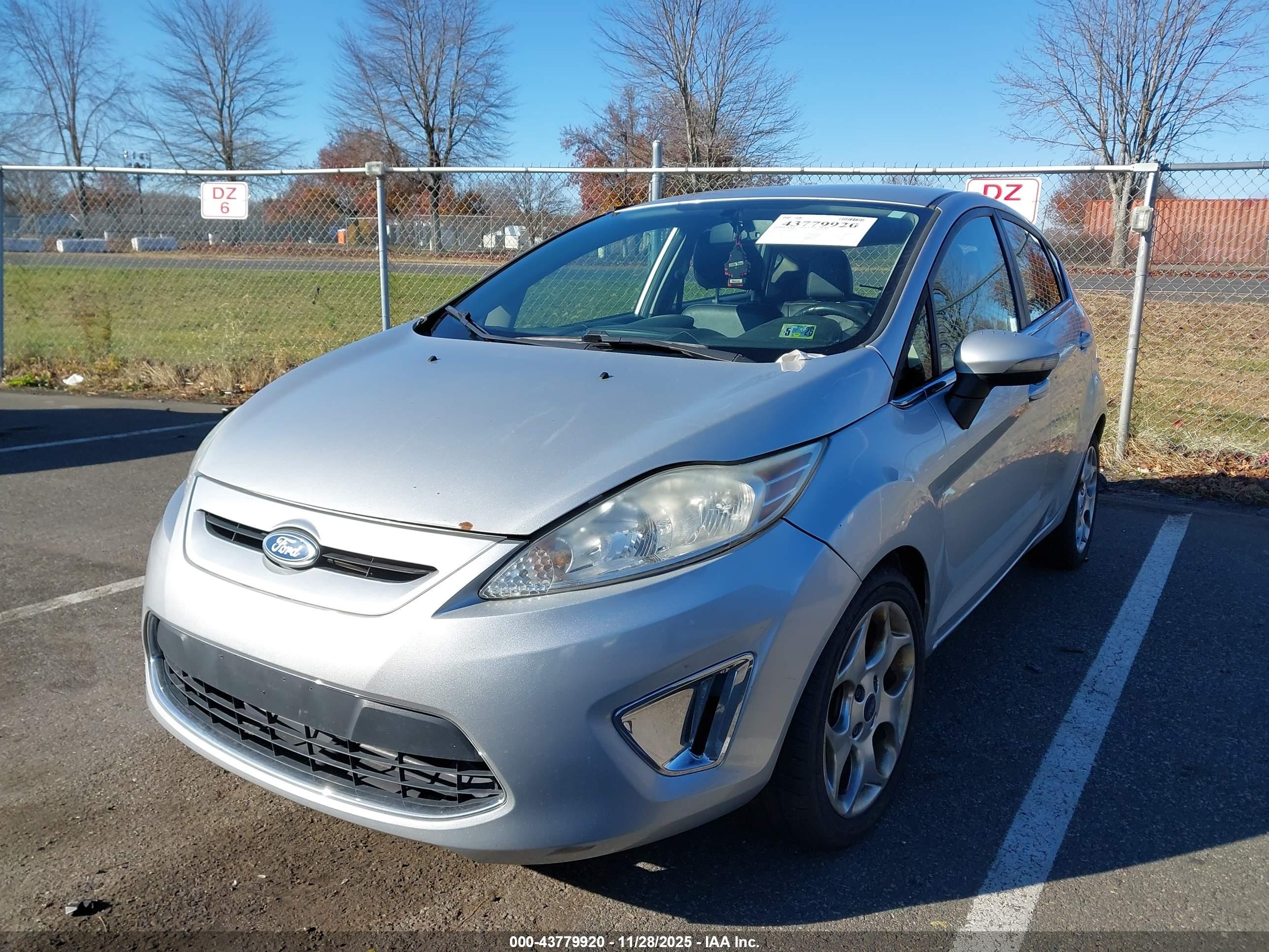 FORD FIESTA image 2