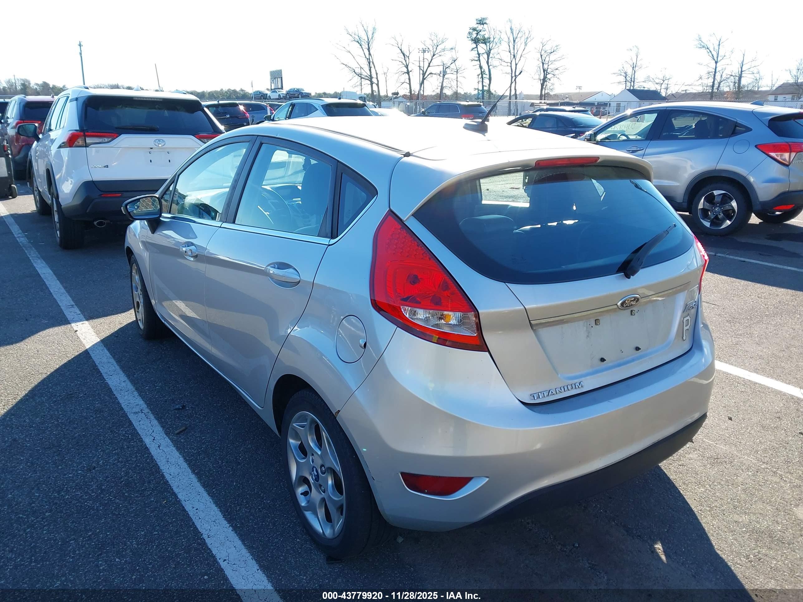FORD FIESTA image 3
