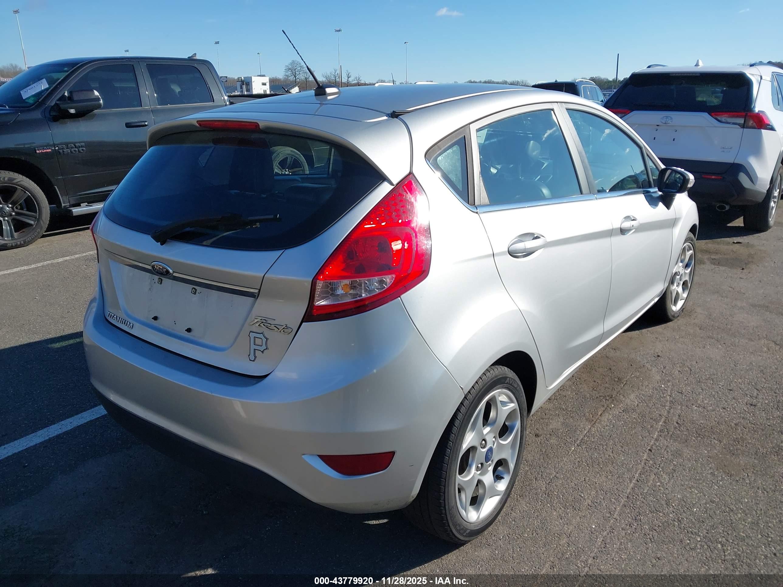 FORD FIESTA image 4