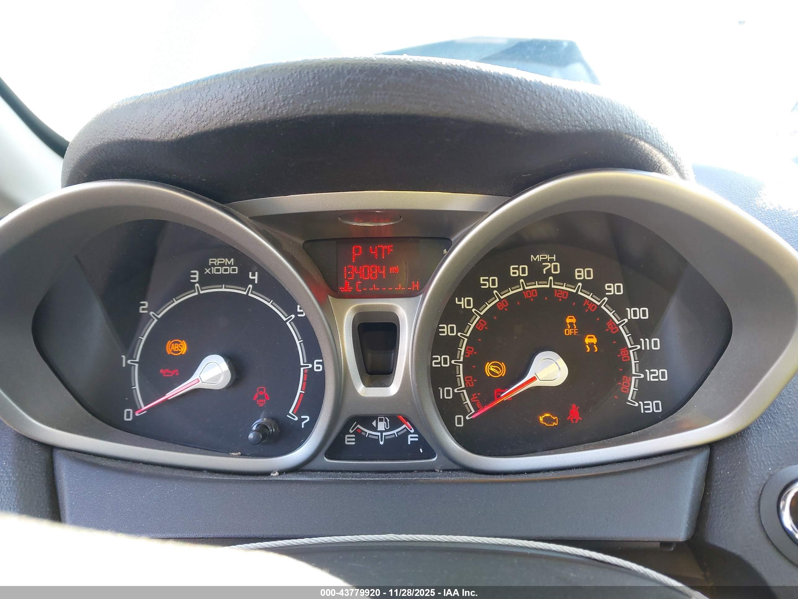 FORD FIESTA image 7