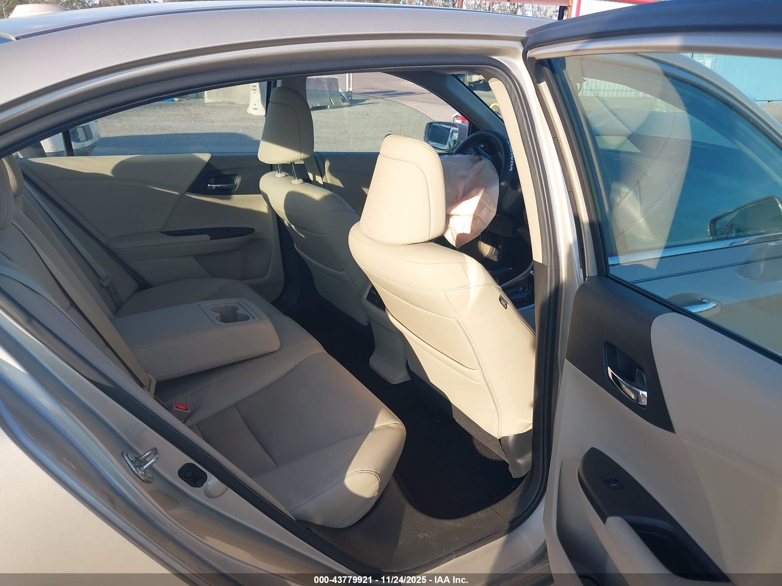 HONDA ACCORD image 8