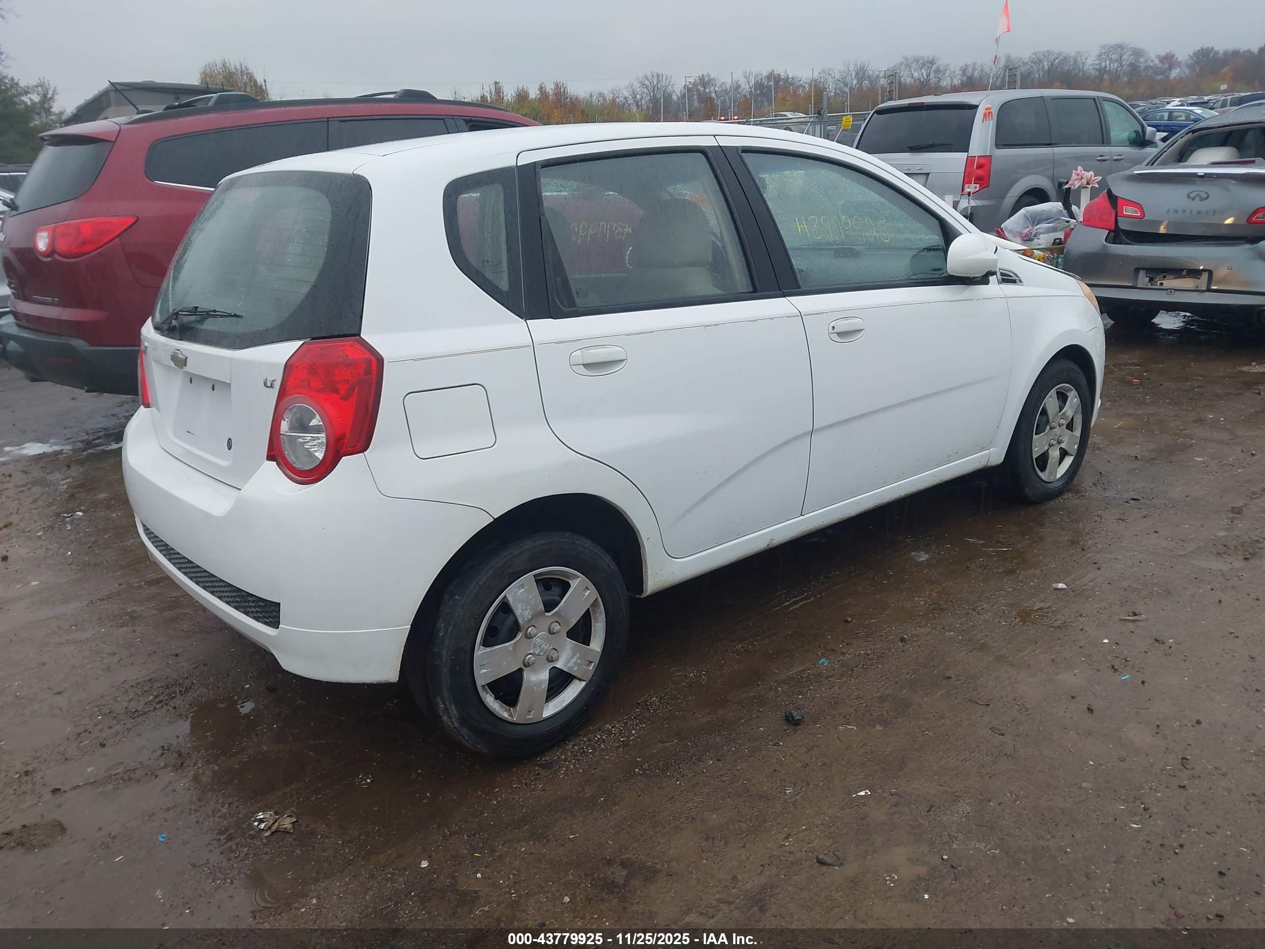 CHEVROLET AVEO image 4