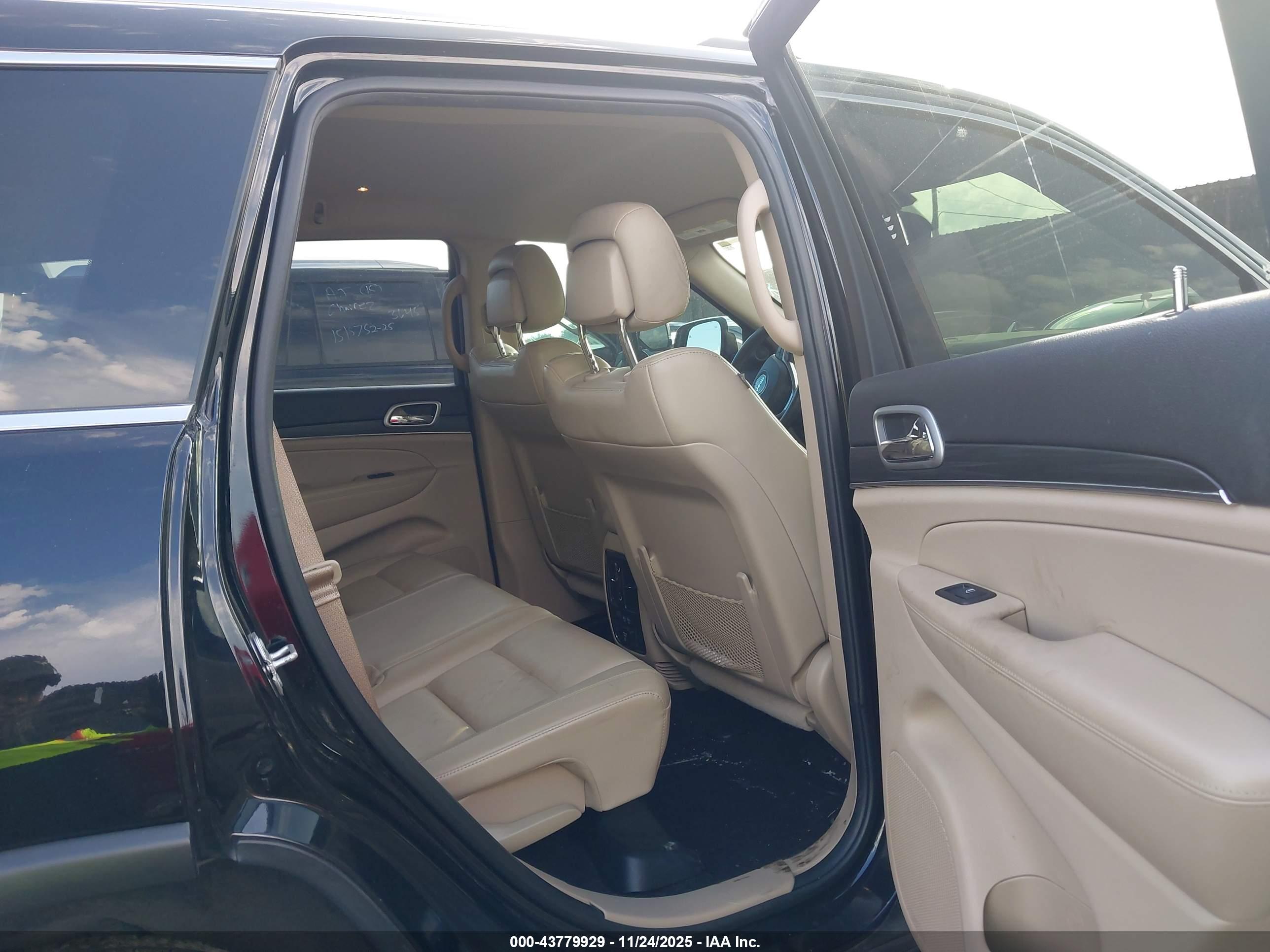 JEEP GRAND image 8