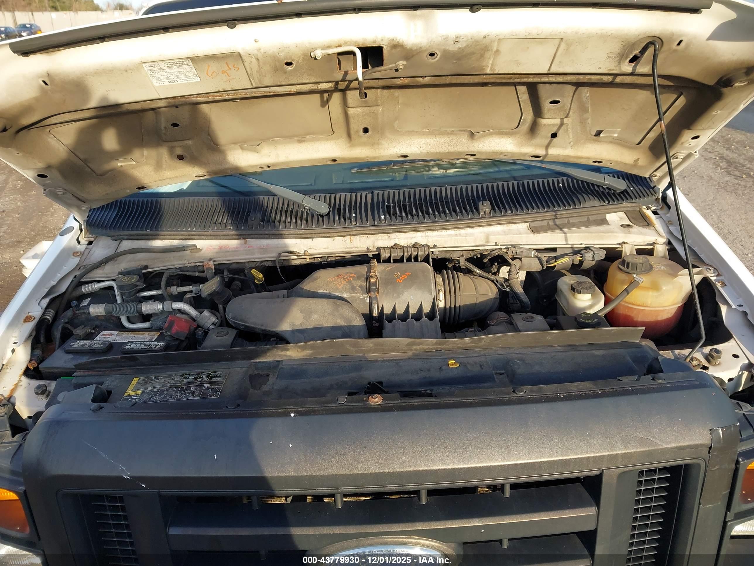 FORD E-150 image 10