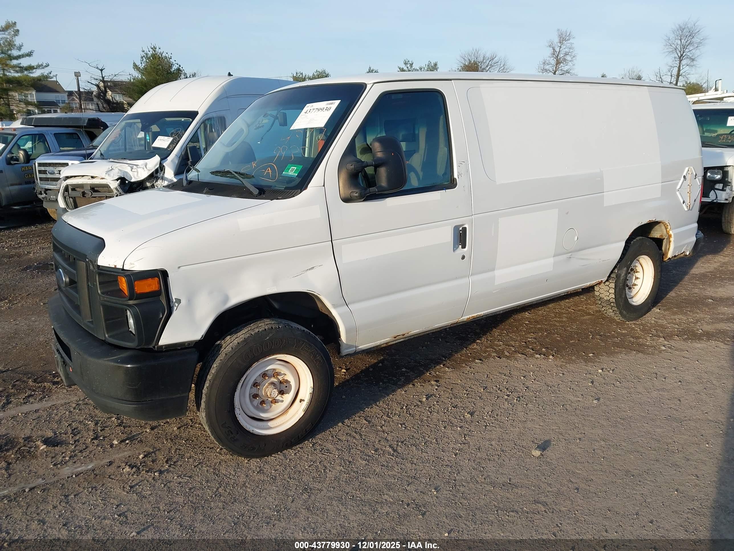FORD E-150 image 2