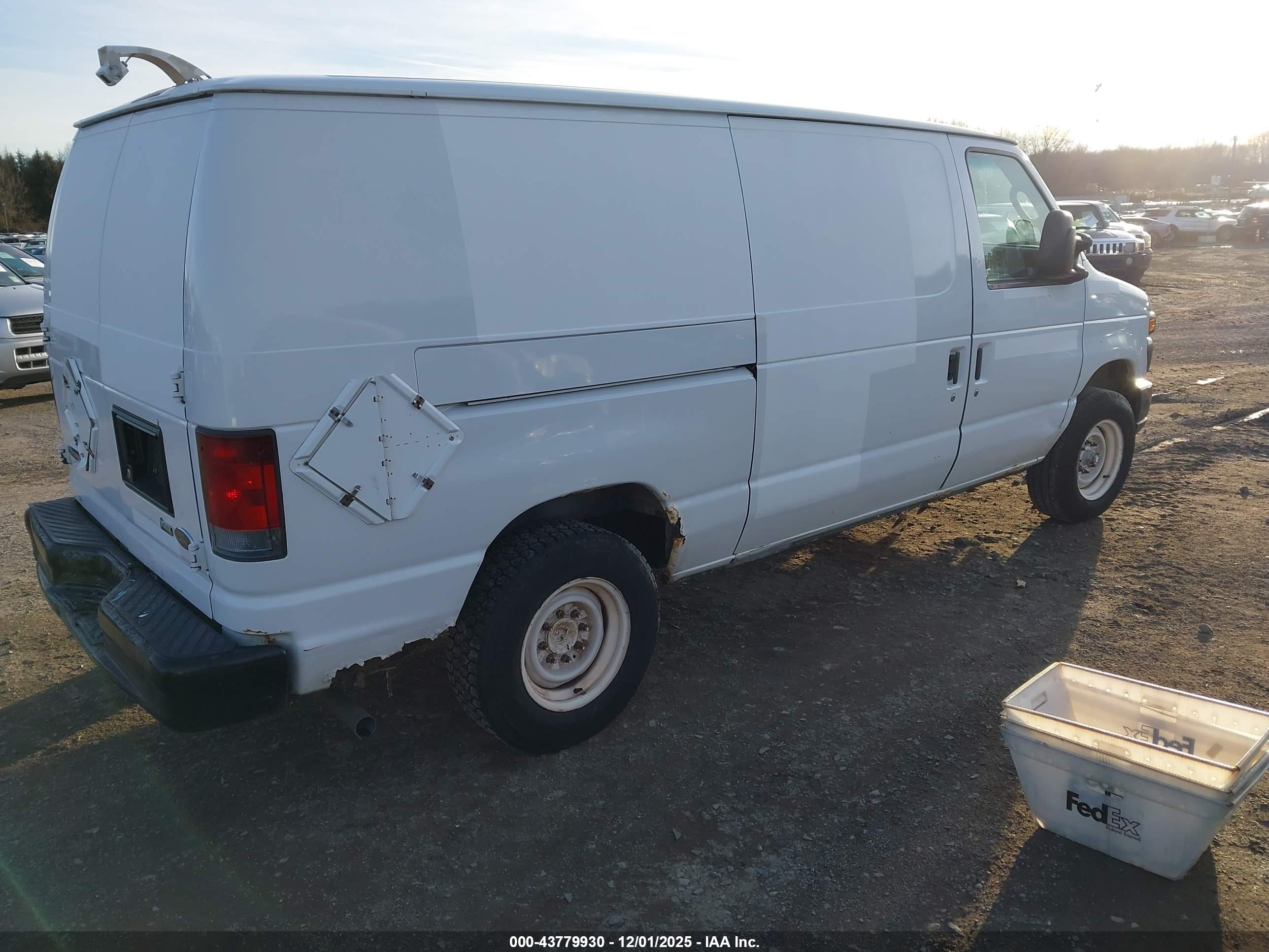 FORD E-150 image 4