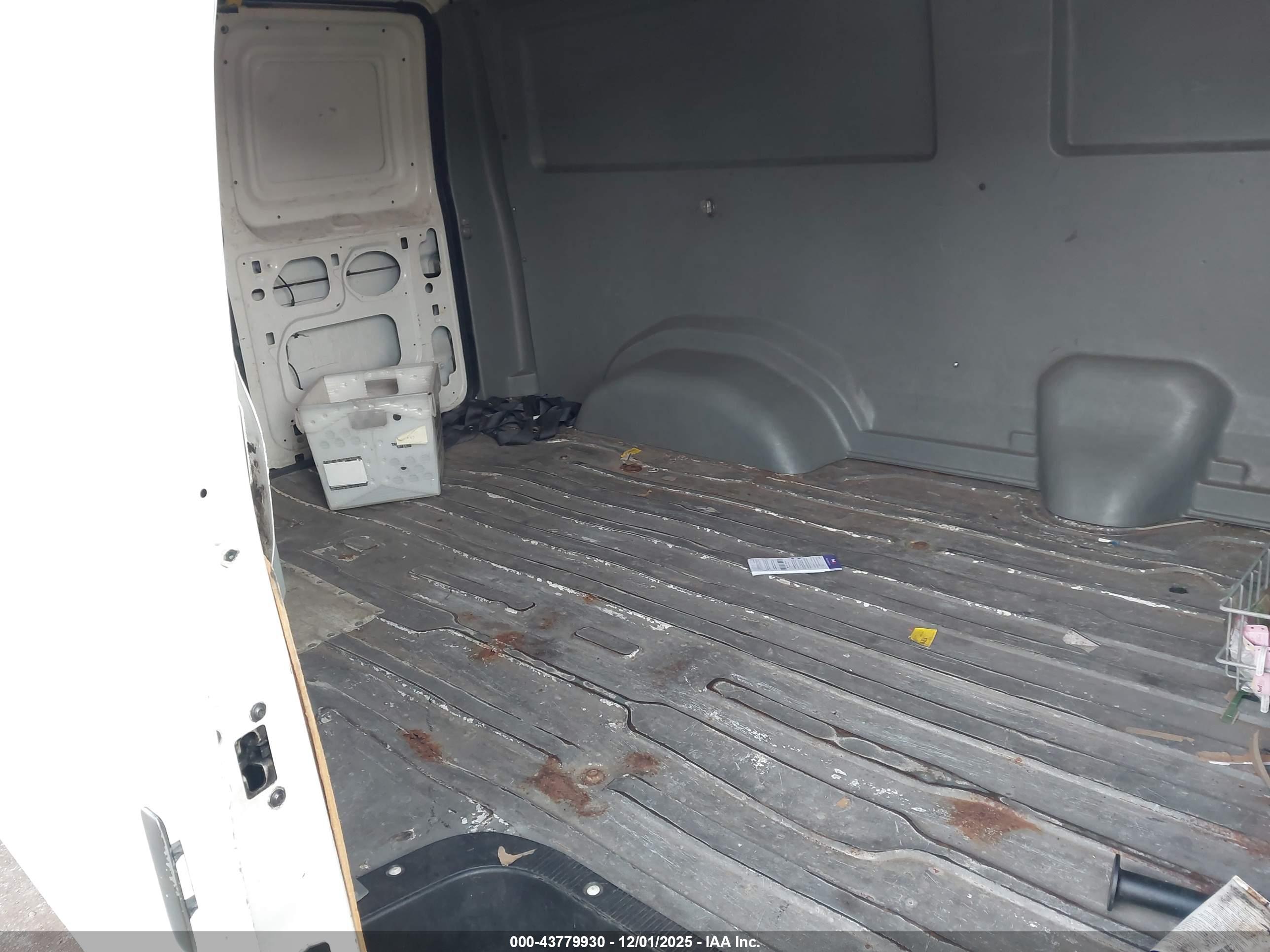 FORD E-150 image 8