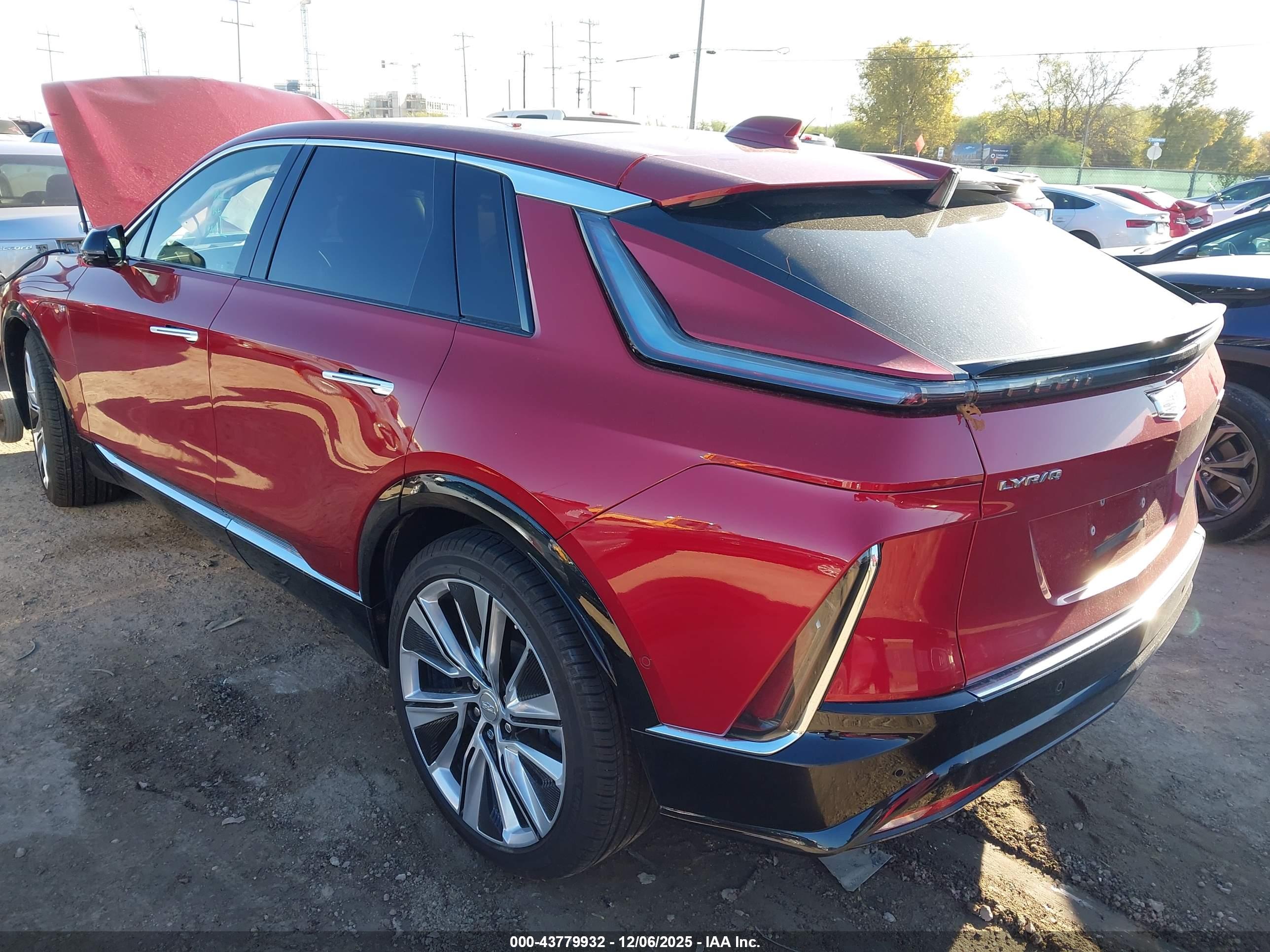 CADILLAC LYRIQ image 3