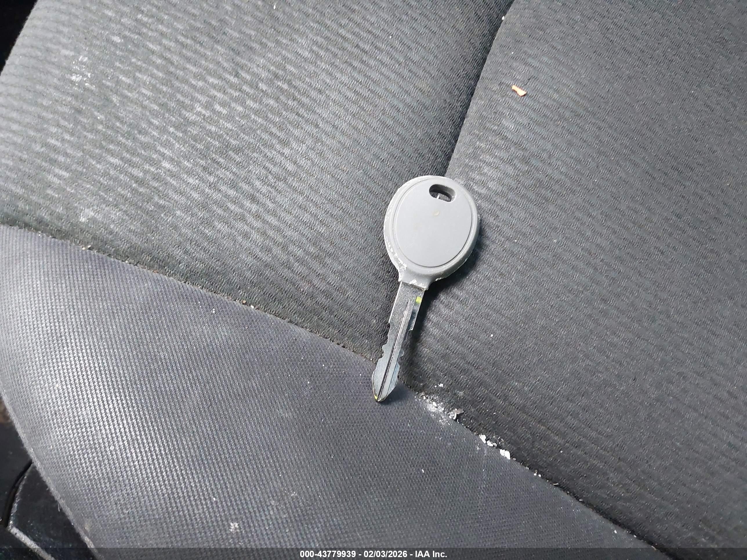 CHRYSLER 200 image 11