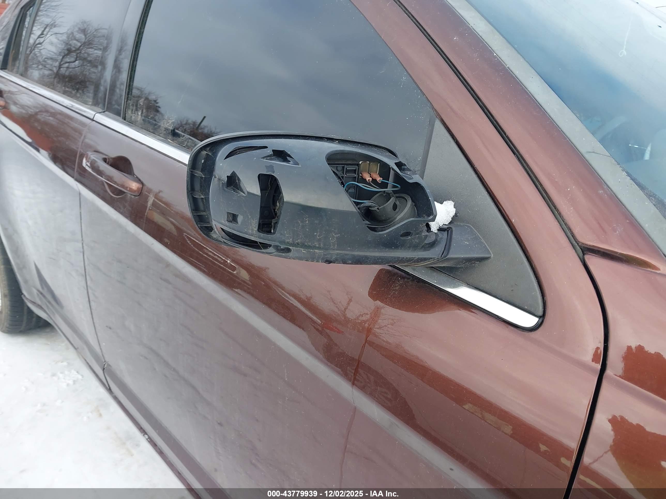 CHRYSLER 200 image 6