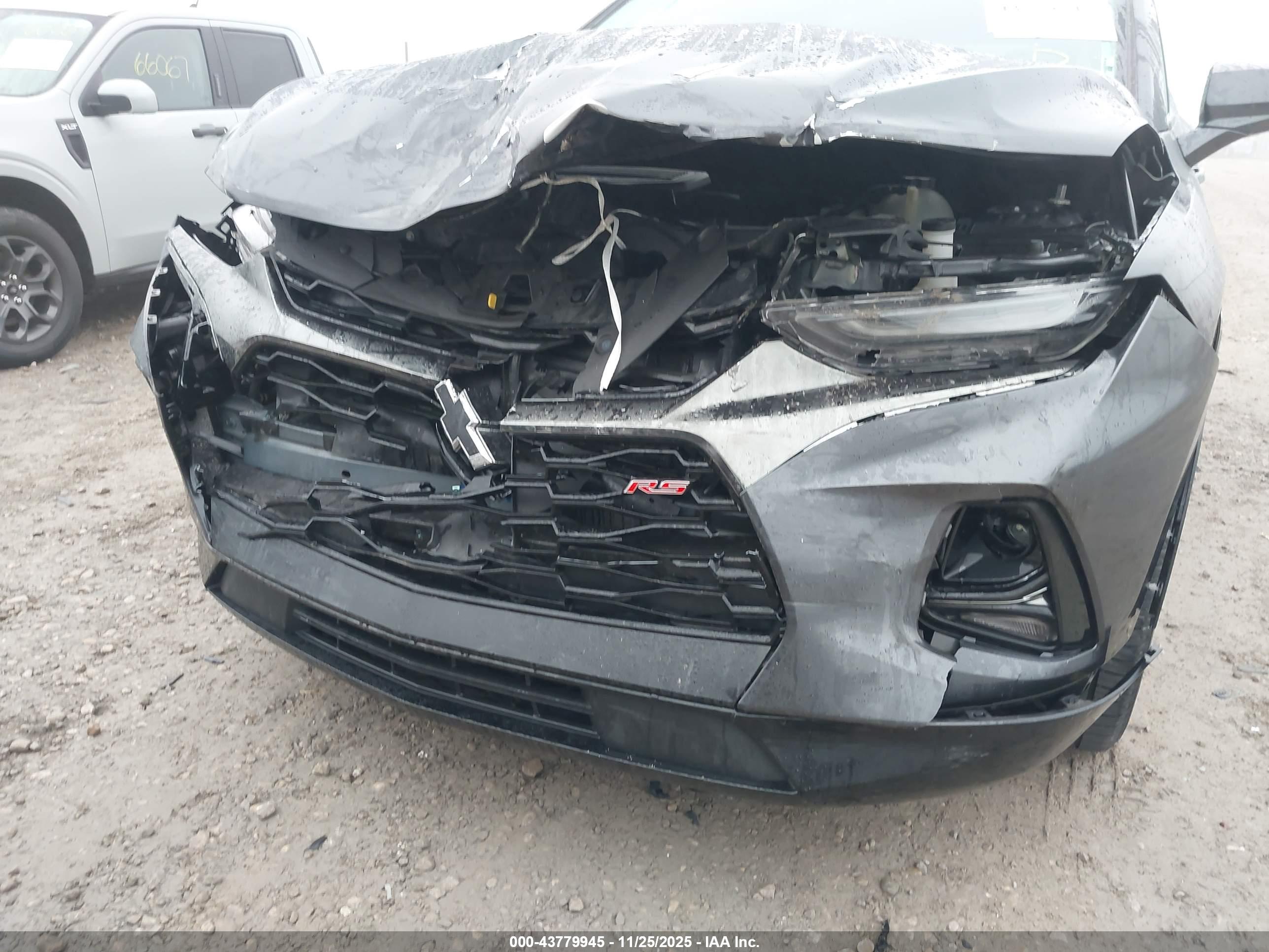 CHEVROLET BLAZER image 6