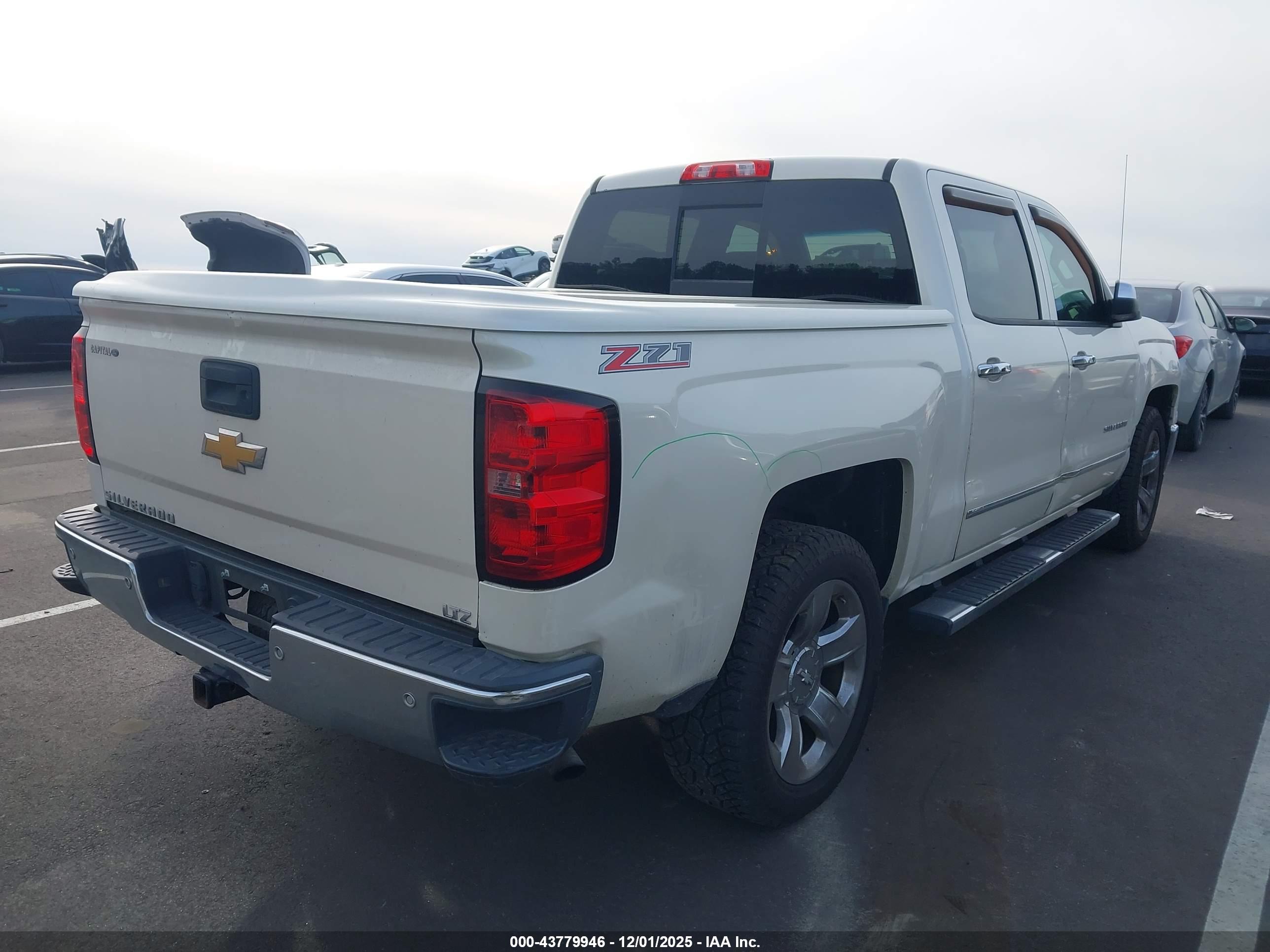 CHEVROLET SILVERADO image 4