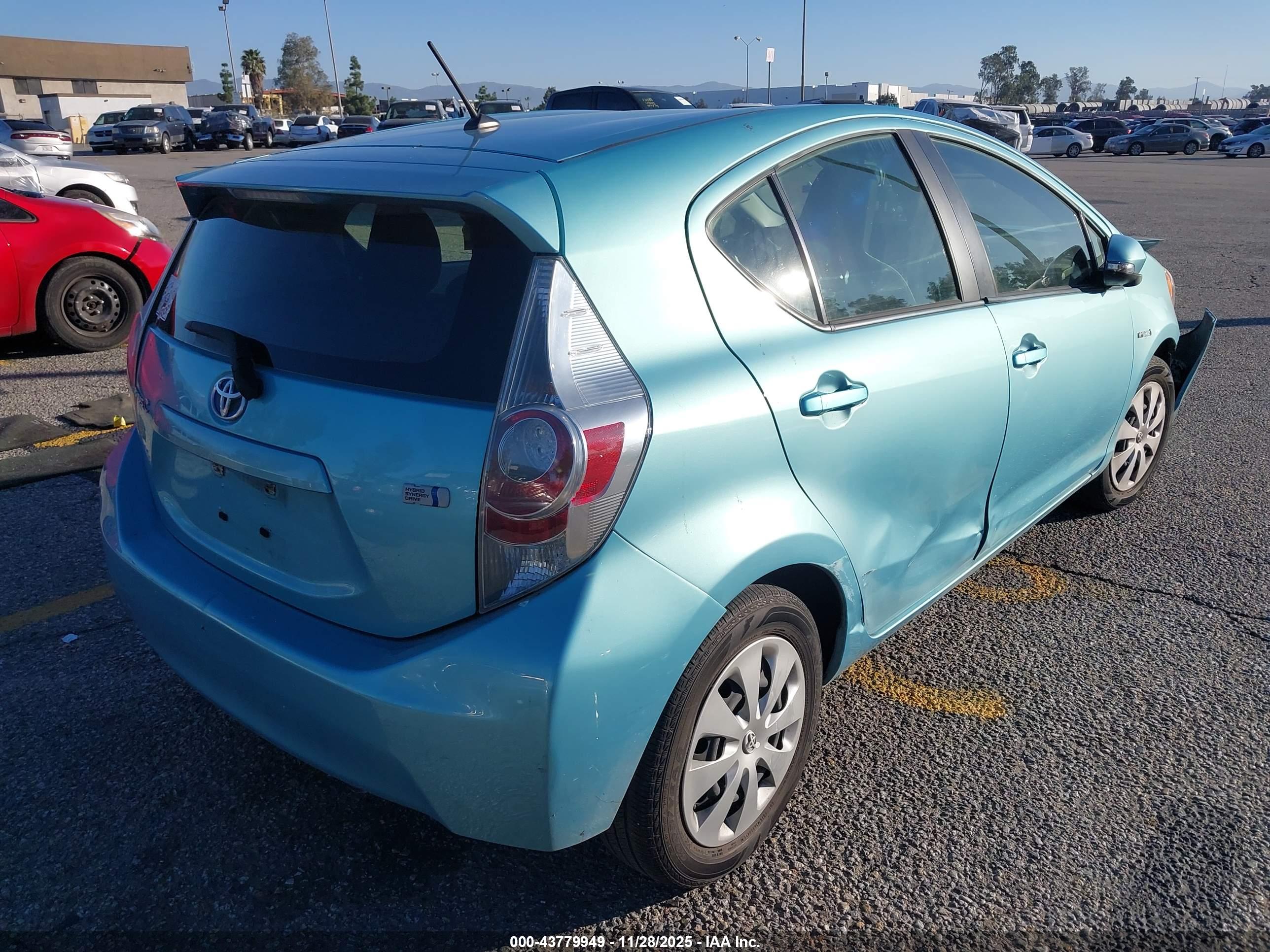 TOYOTA PRIUS image 4