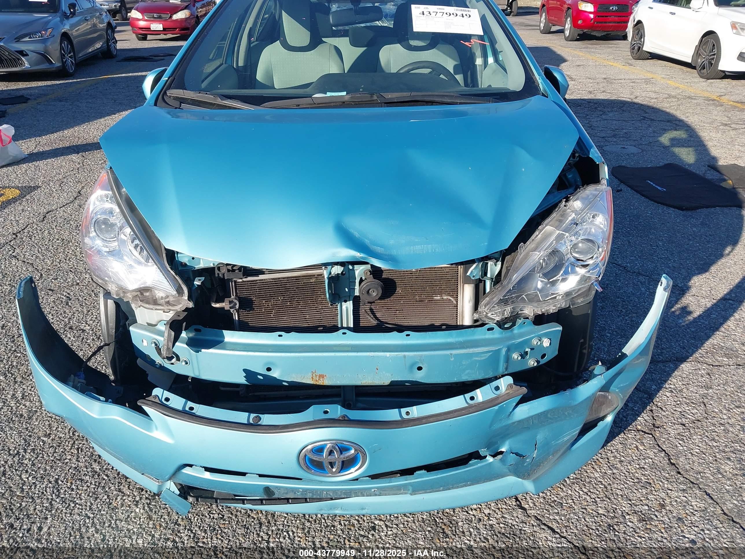 TOYOTA PRIUS image 6