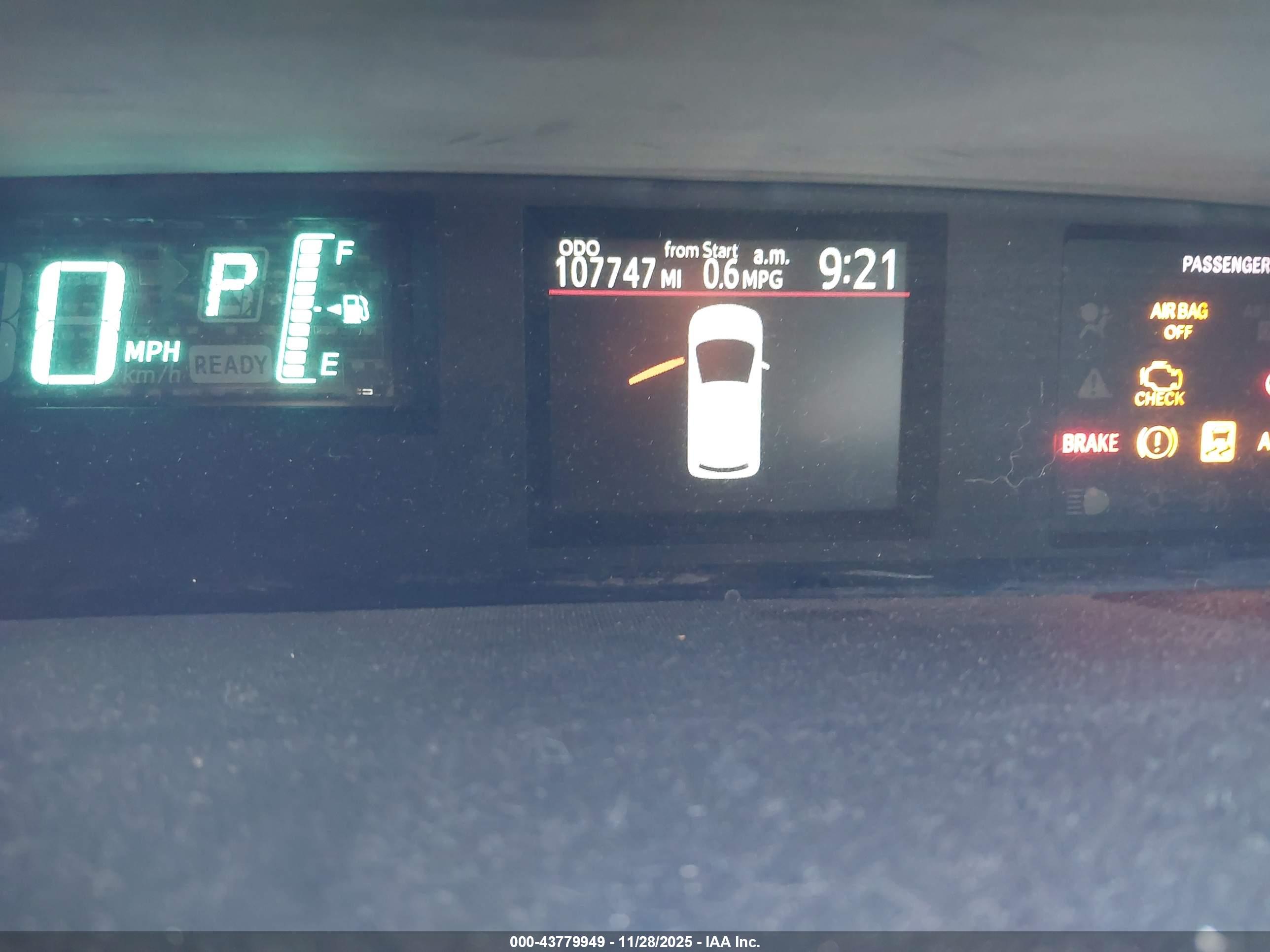 TOYOTA PRIUS image 7
