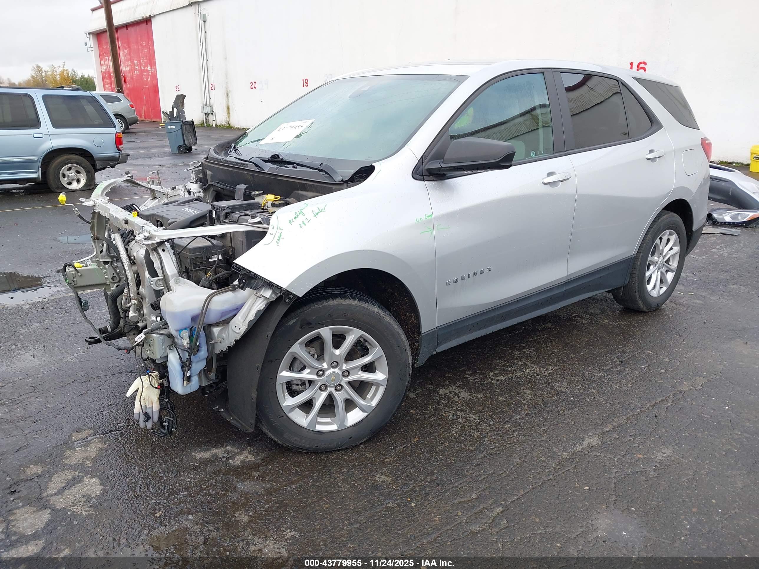 CHEVROLET EQUINOX image 2