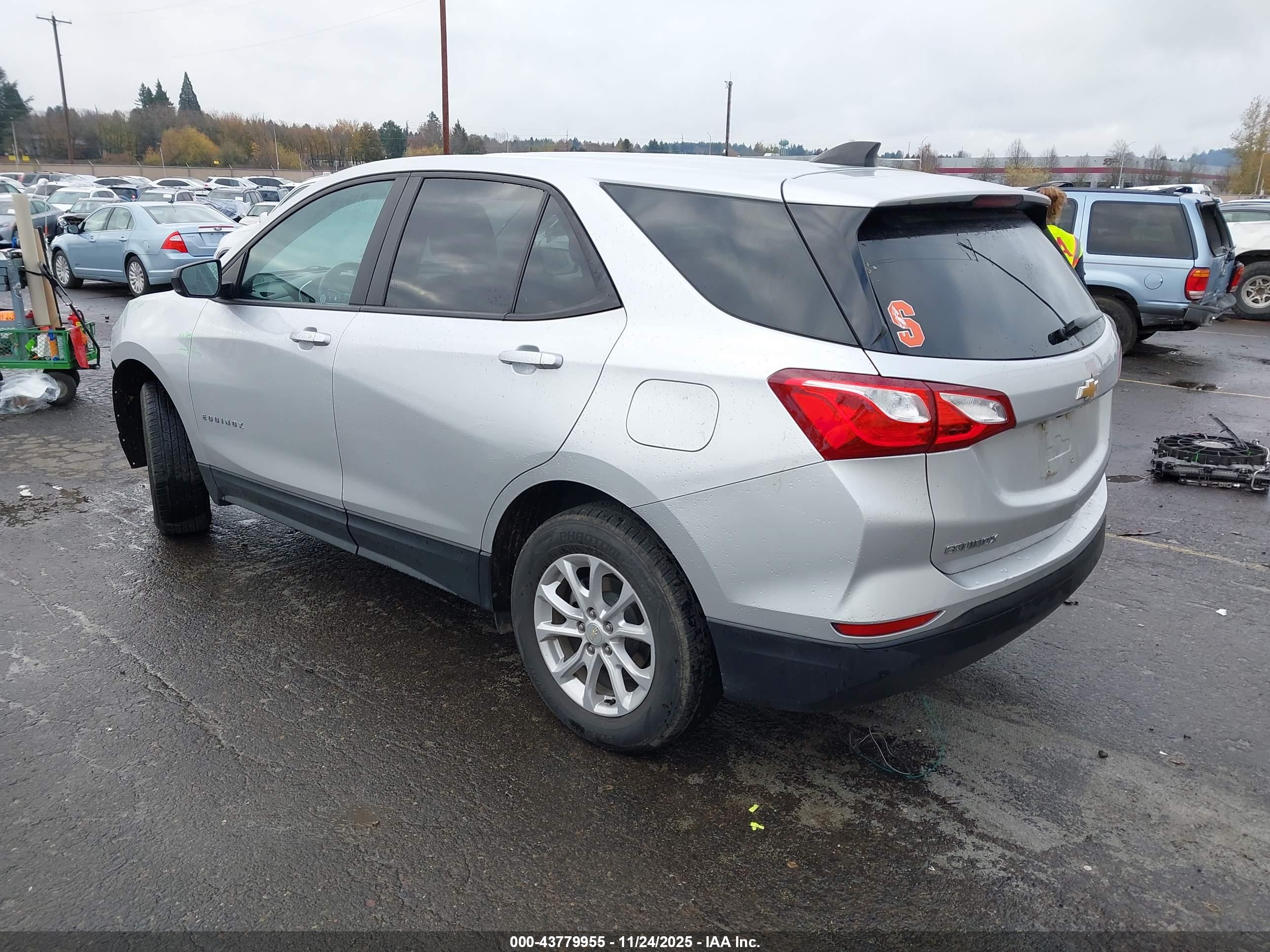 CHEVROLET EQUINOX image 3