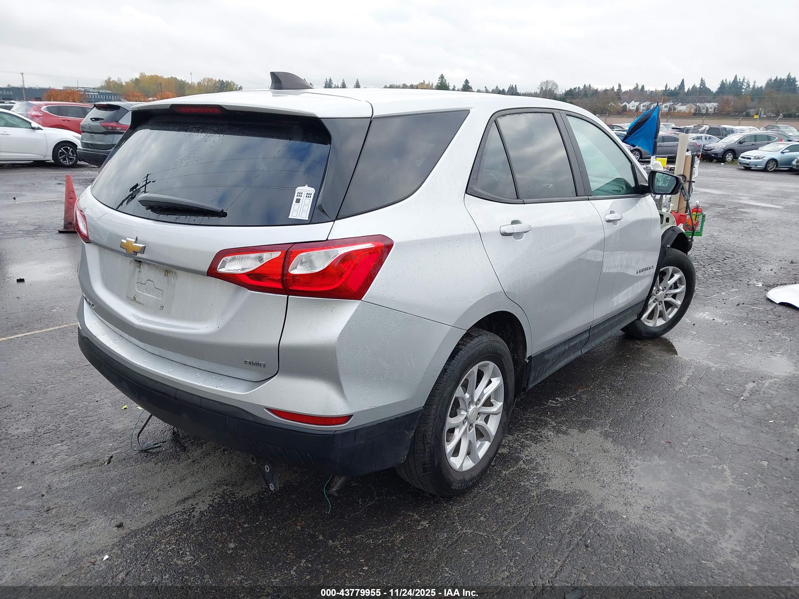 CHEVROLET EQUINOX image 4