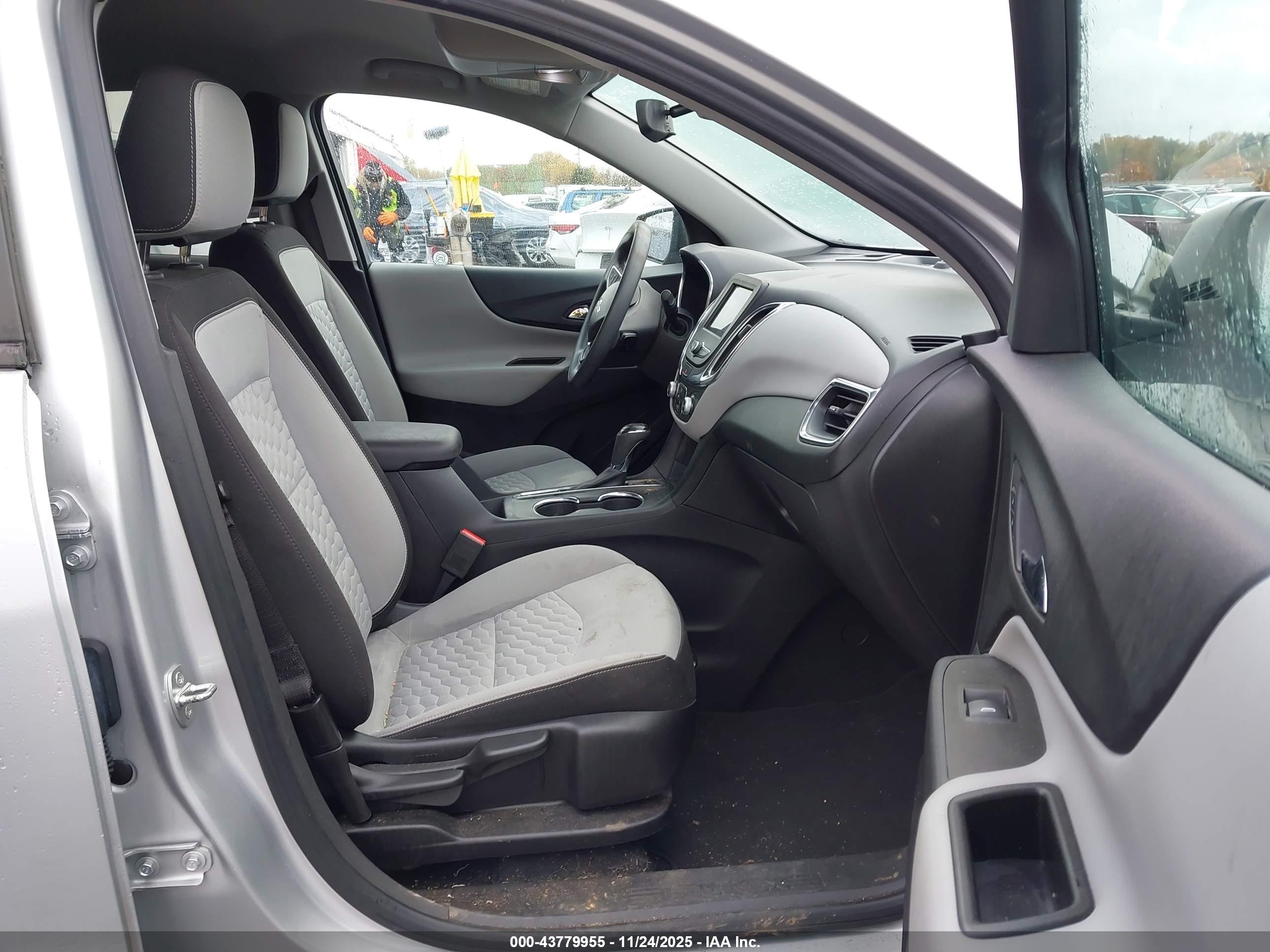 CHEVROLET EQUINOX image 5