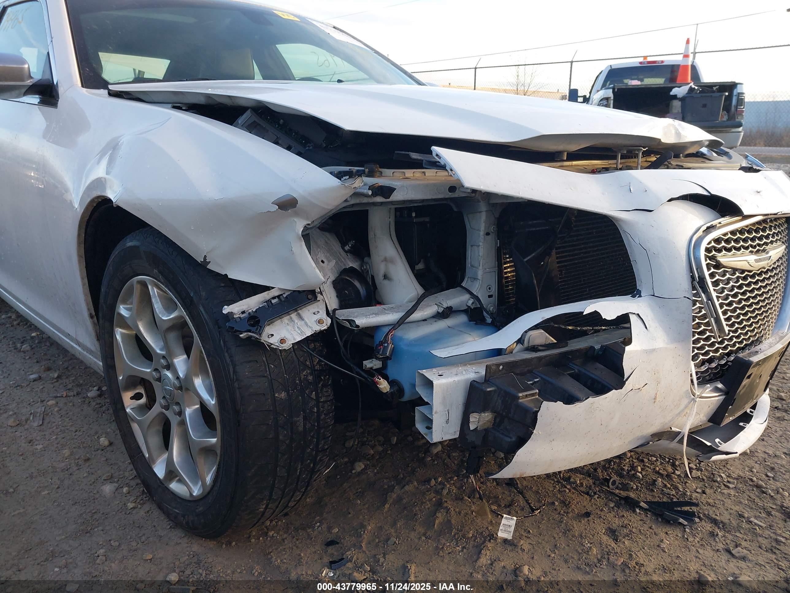 CHRYSLER 300C image 6