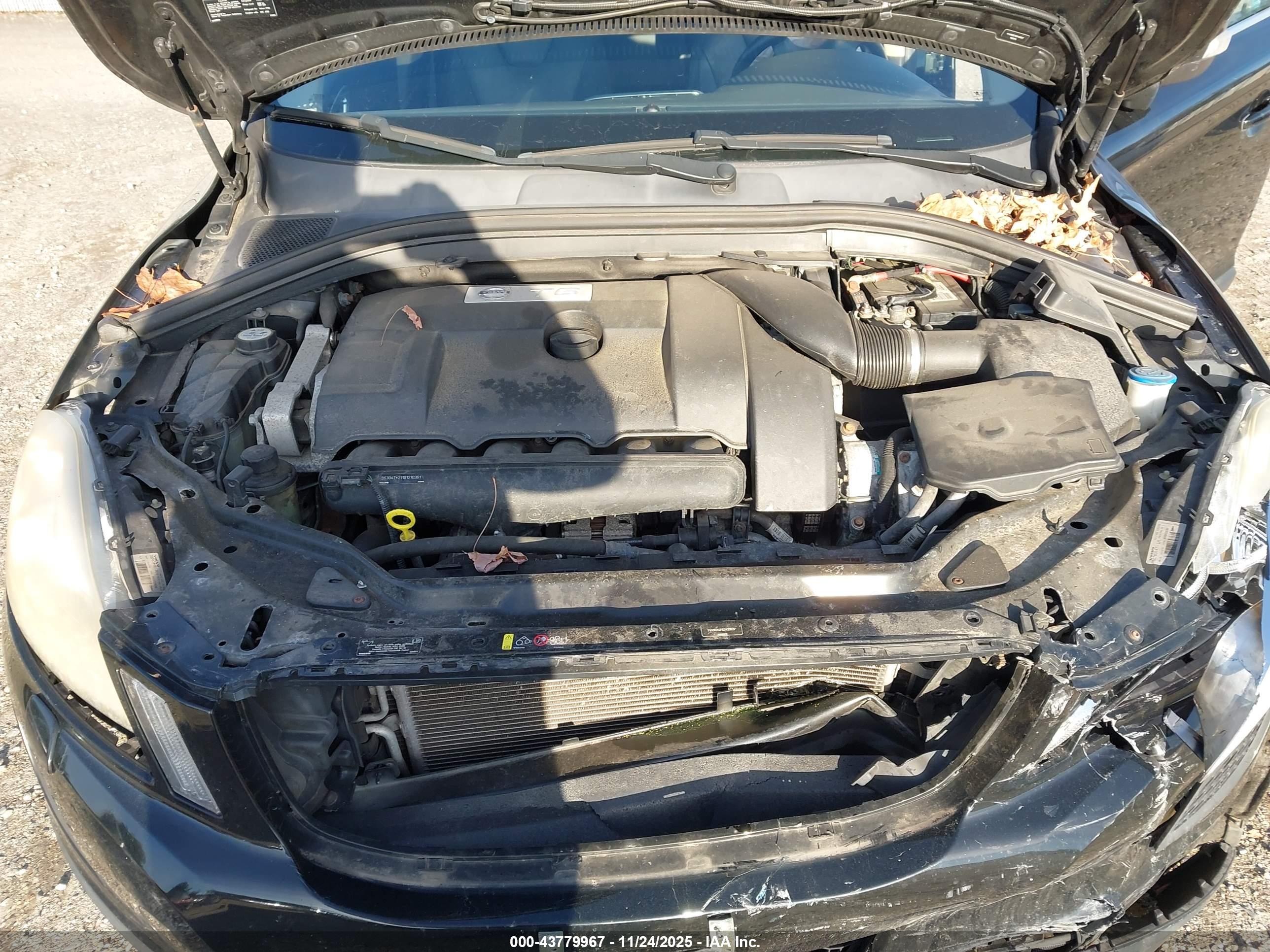 VOLVO XC60 image 10