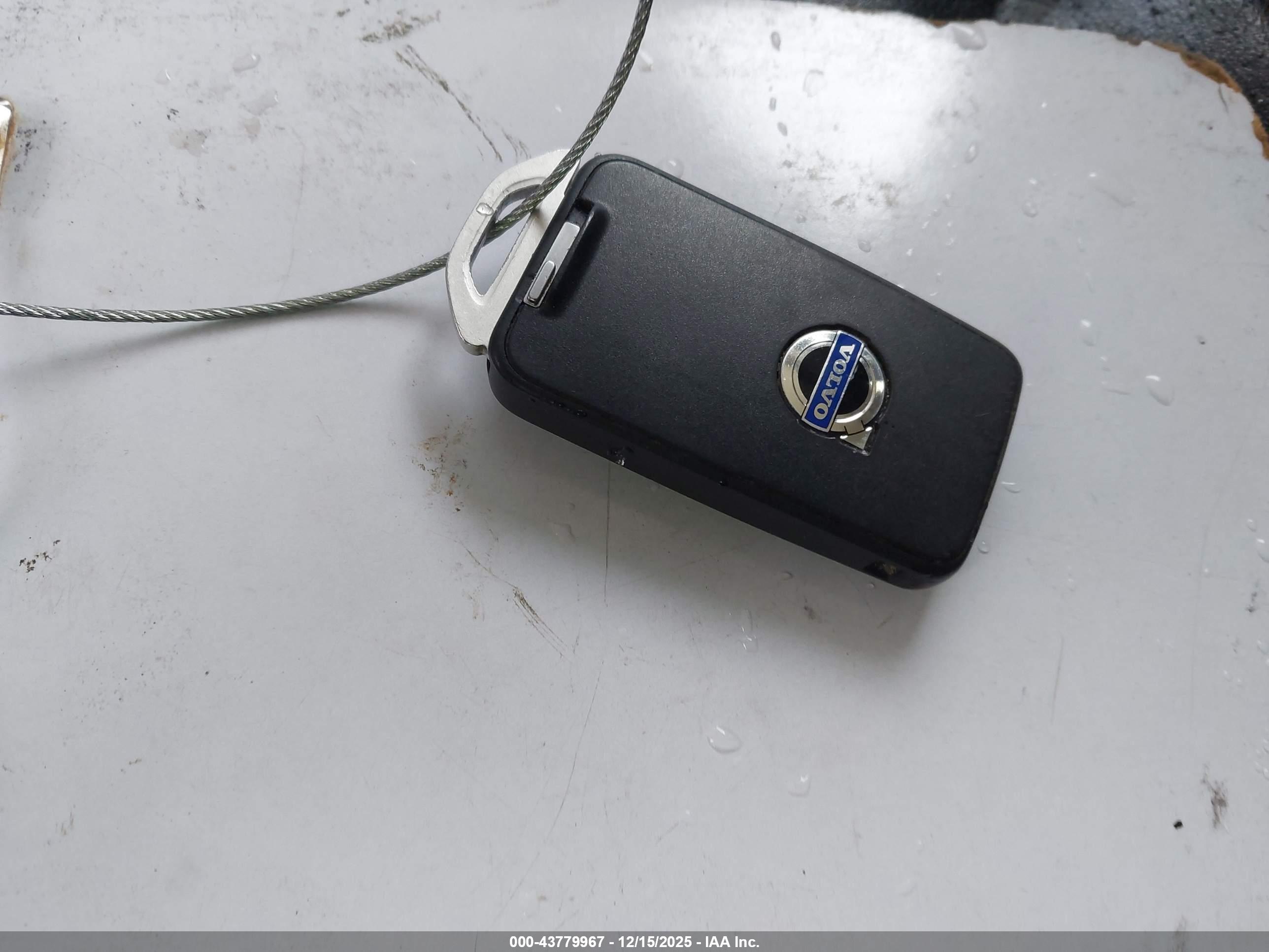 VOLVO XC60 image 11