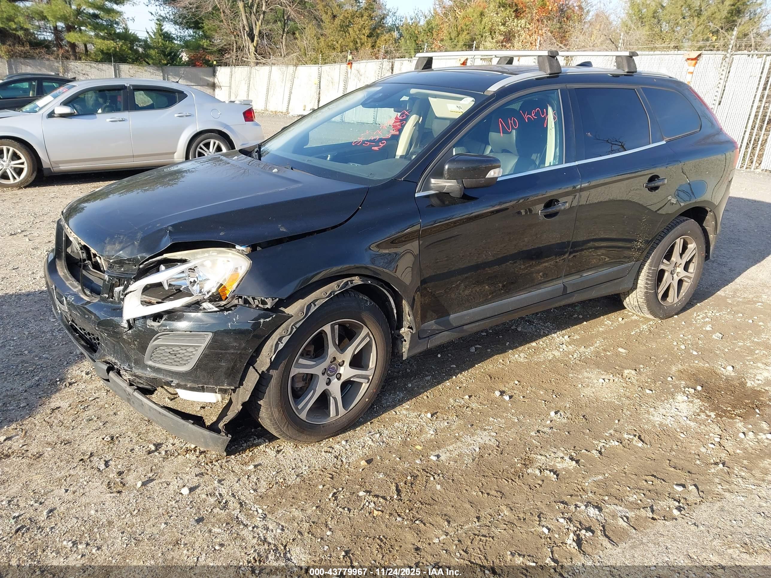 VOLVO XC60 image 2