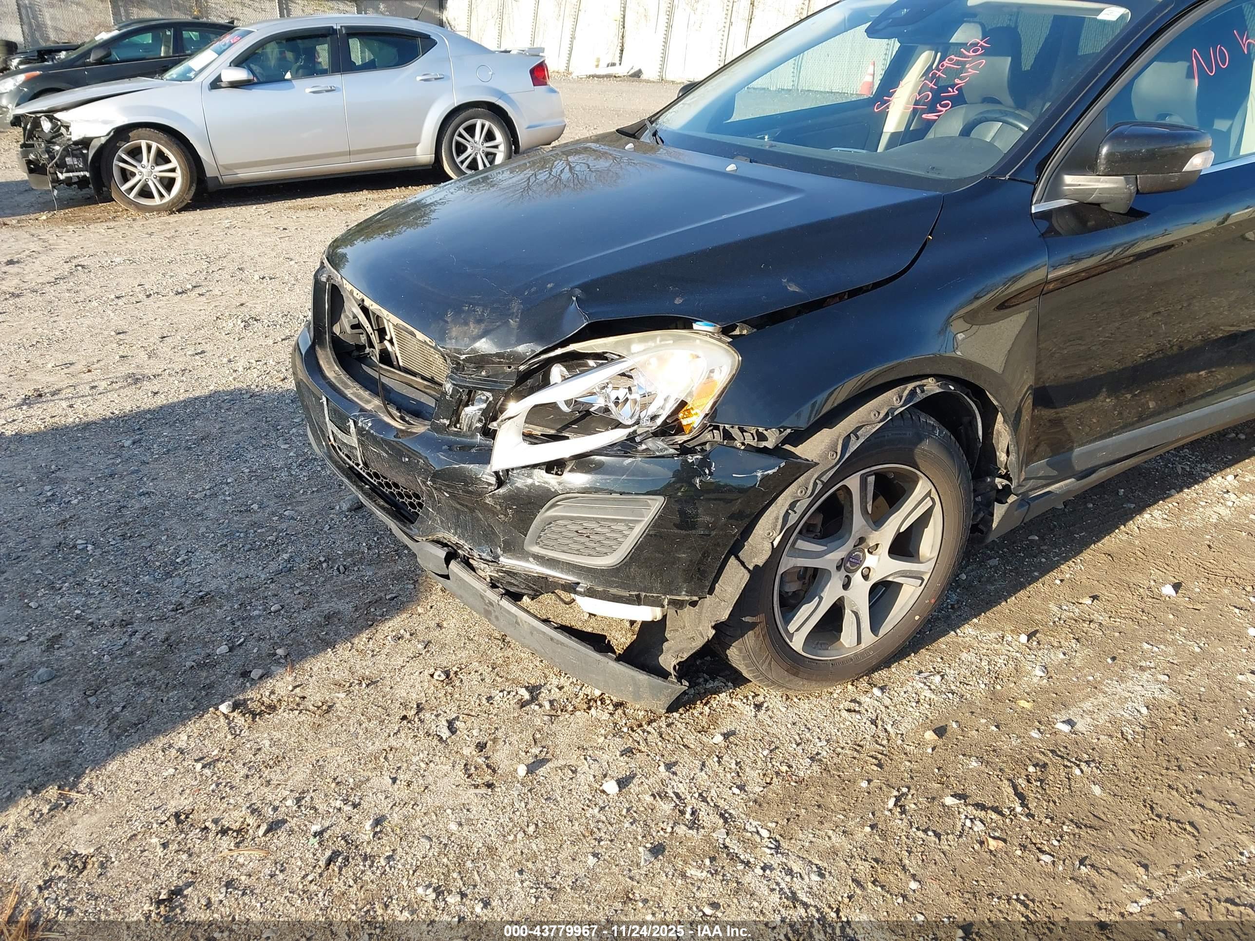 VOLVO XC60 image 6
