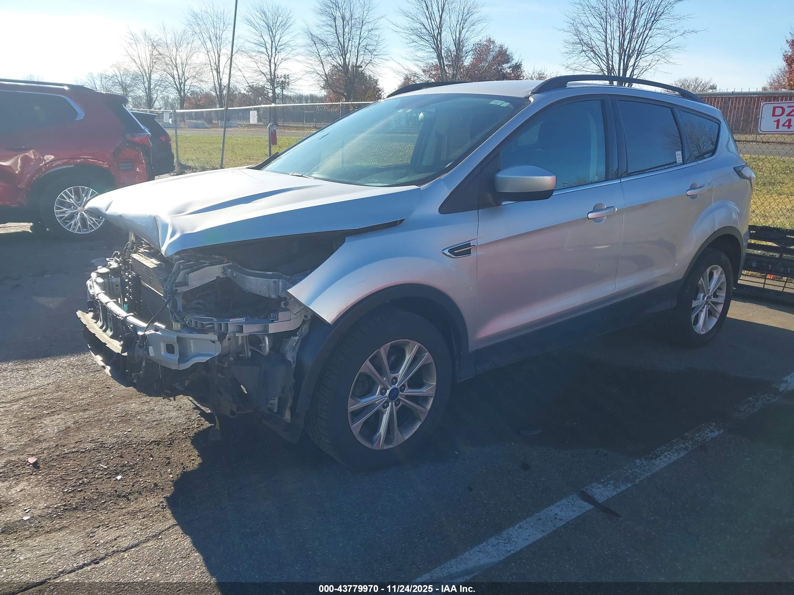FORD ESCAPE image 2