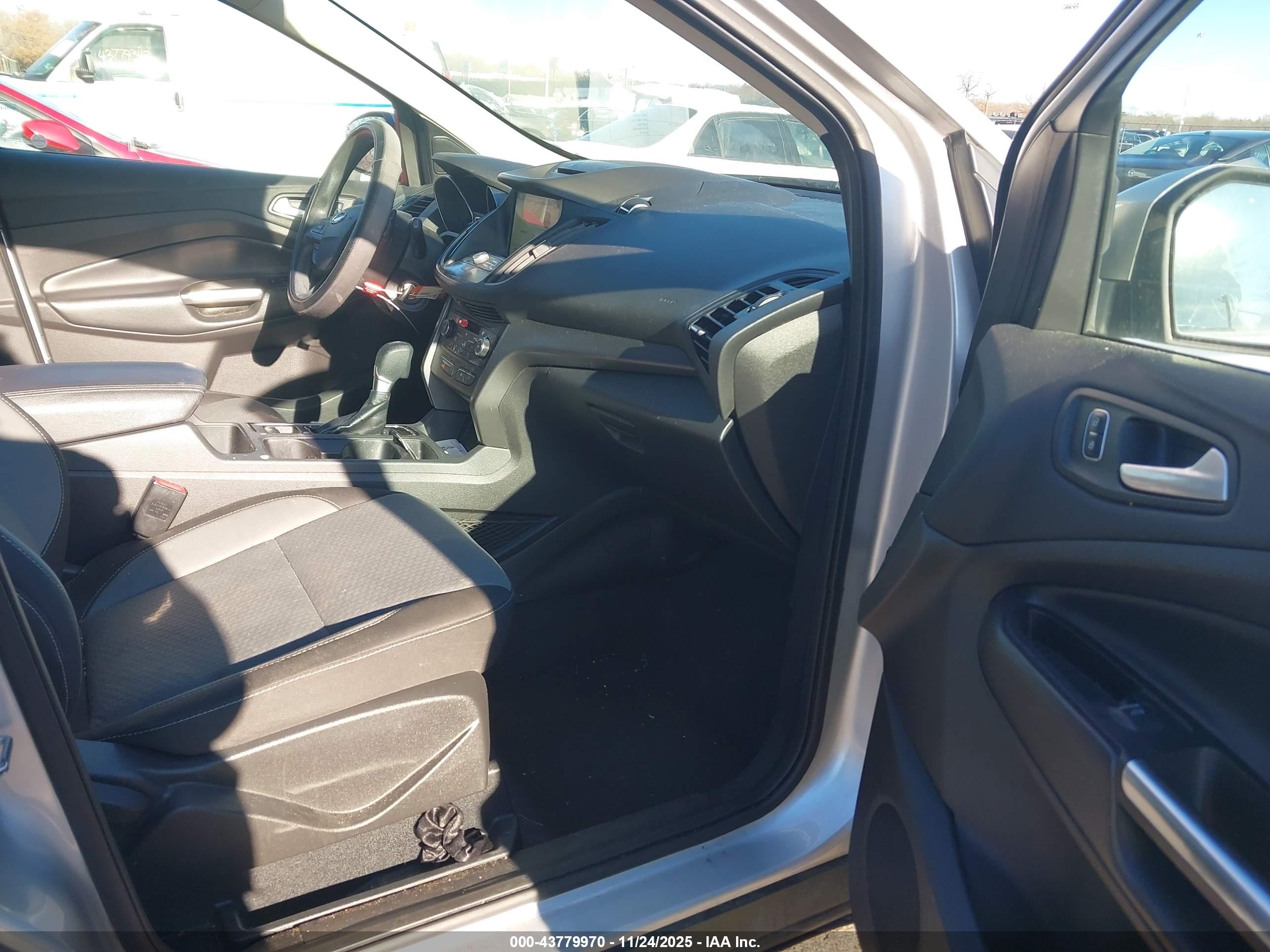 FORD ESCAPE image 5