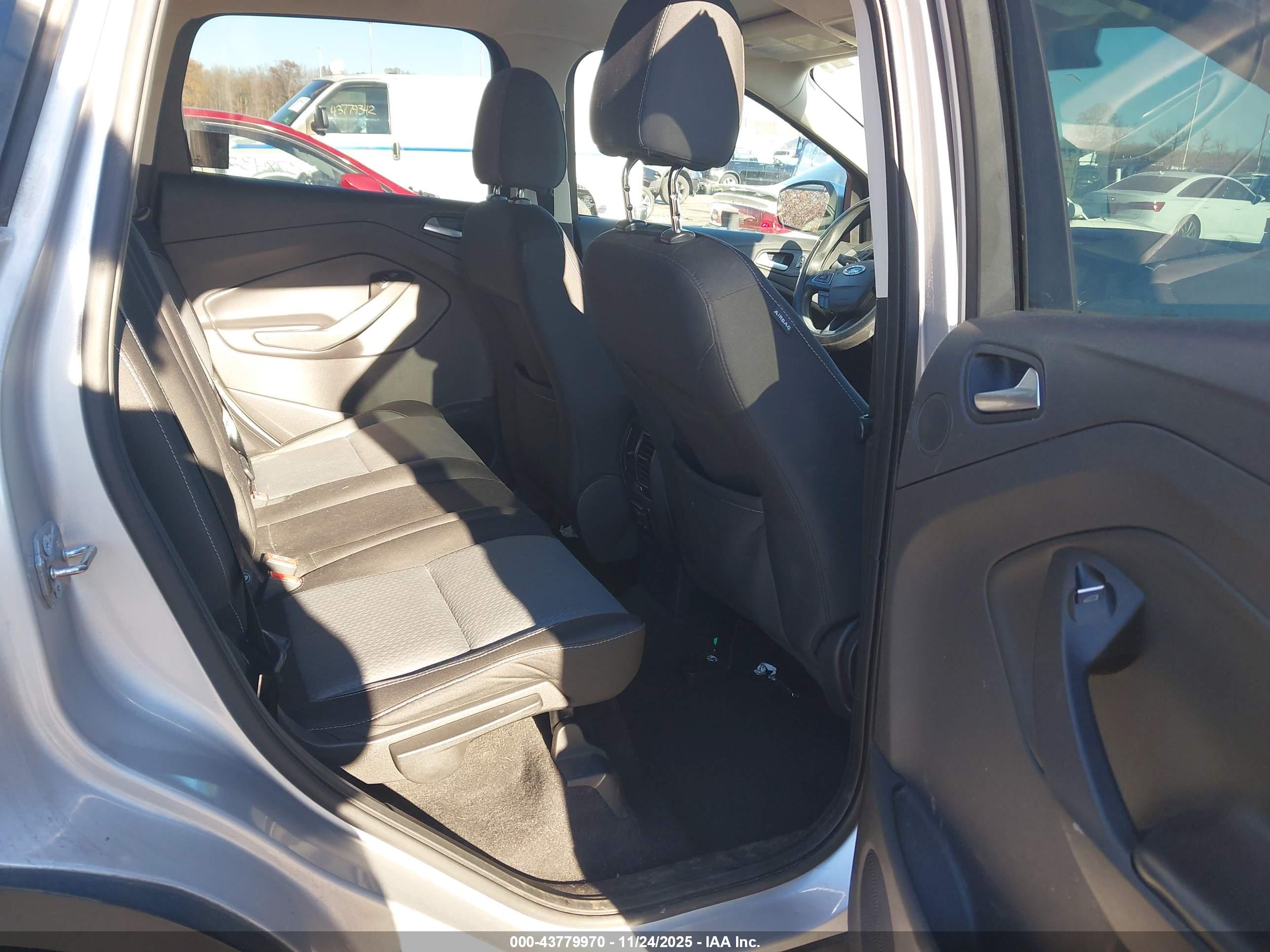FORD ESCAPE image 8