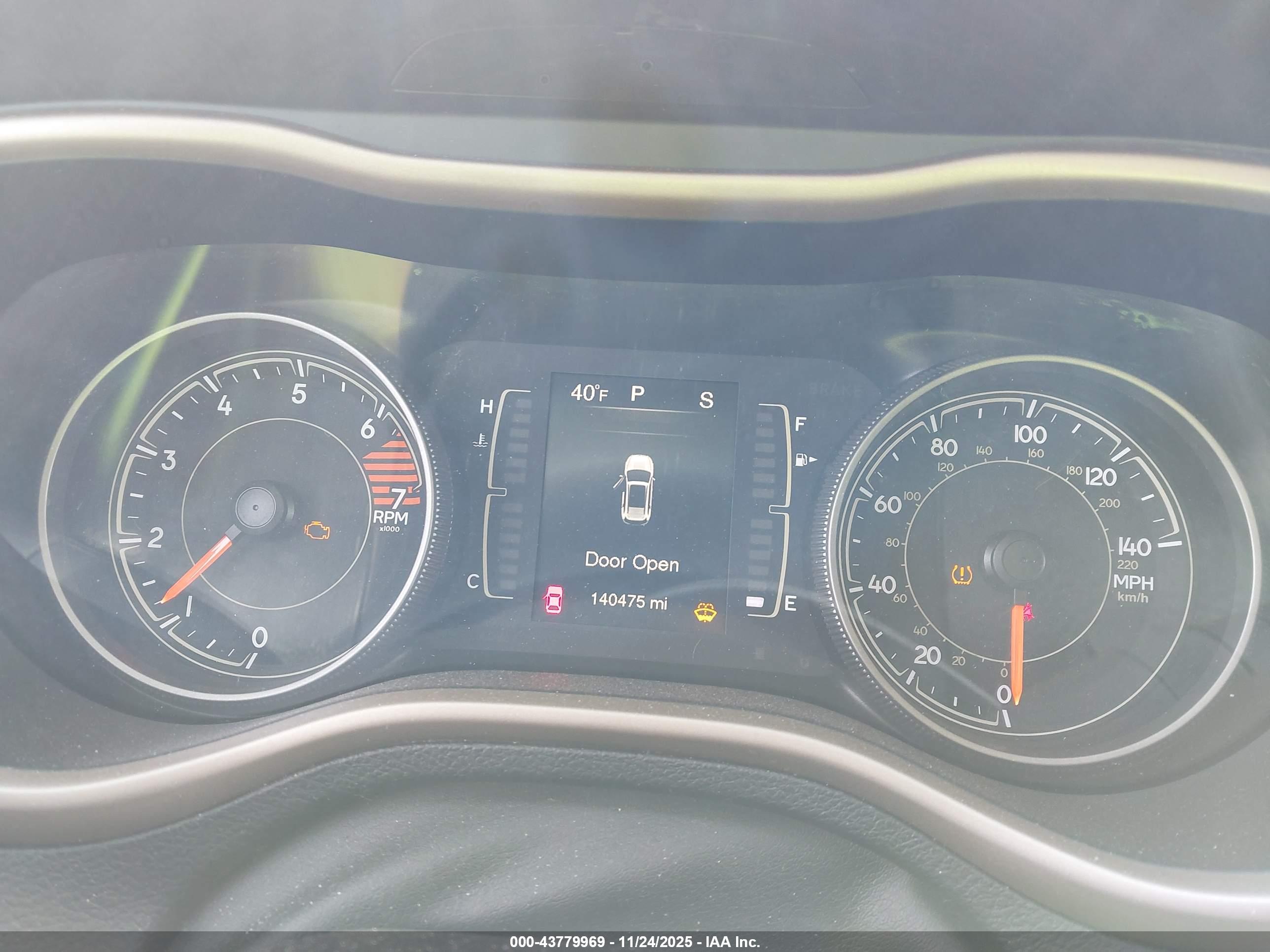 JEEP CHEROKEE image 7