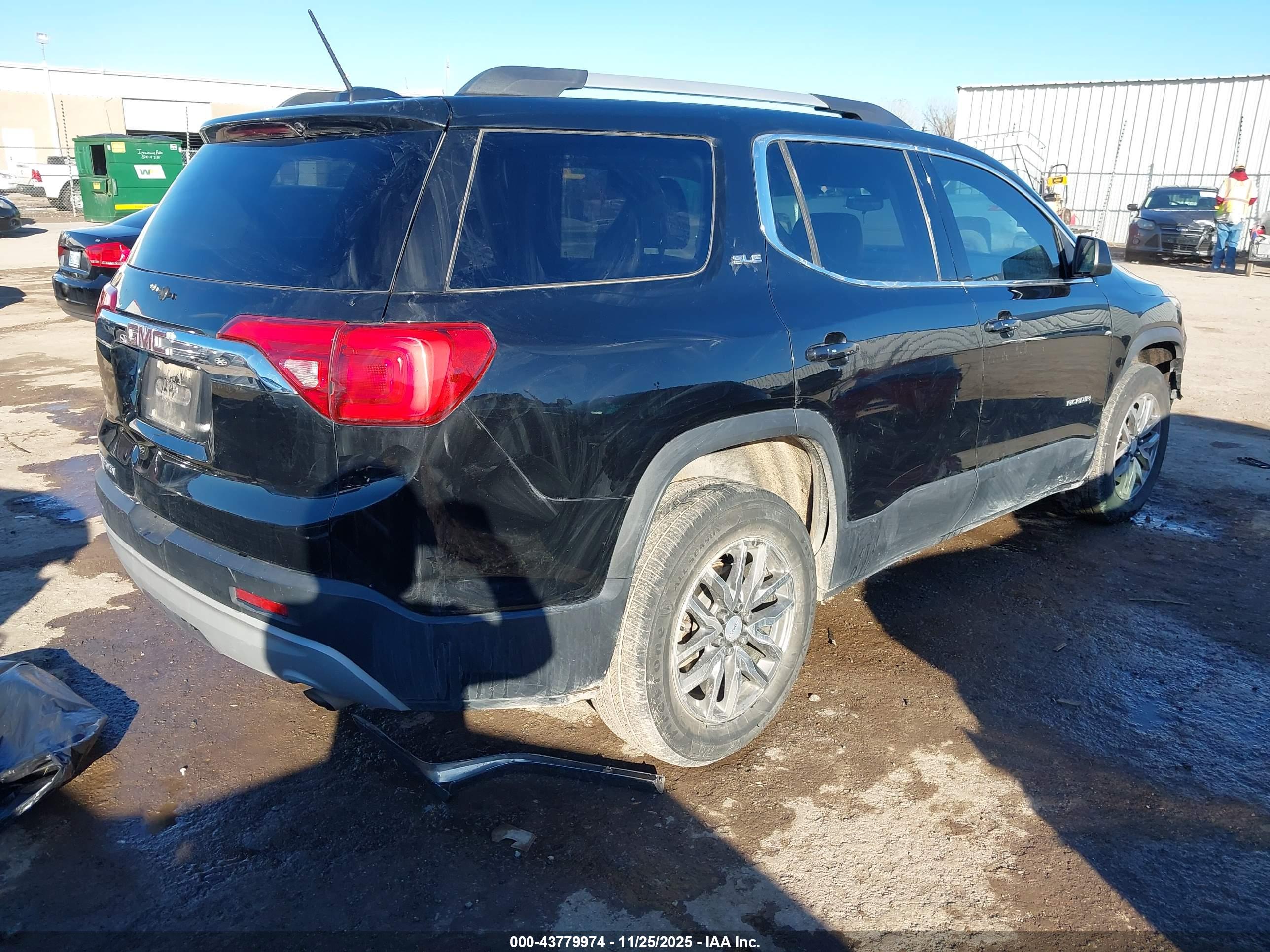 GMC ACADIA image 4