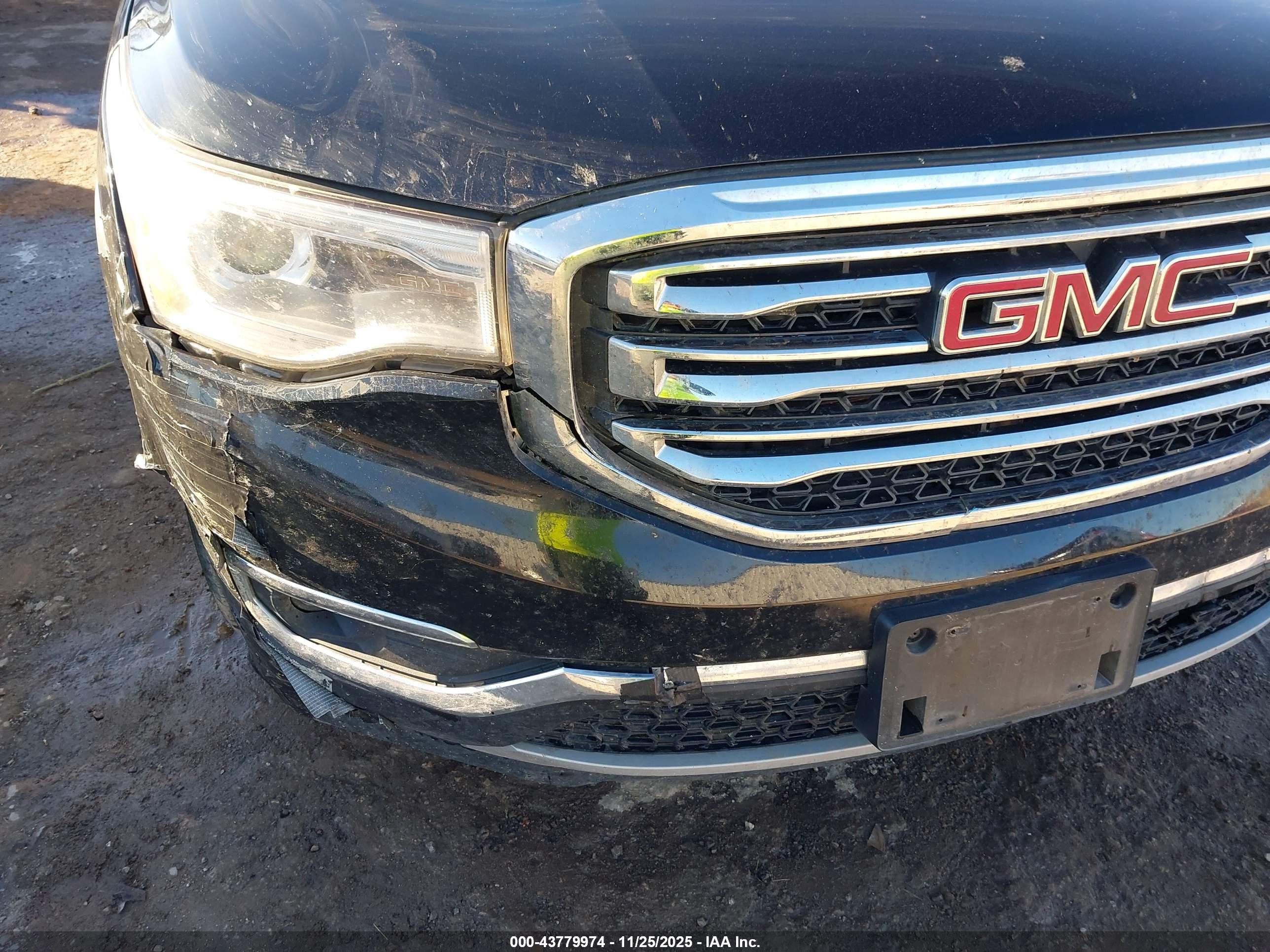 GMC ACADIA image 6
