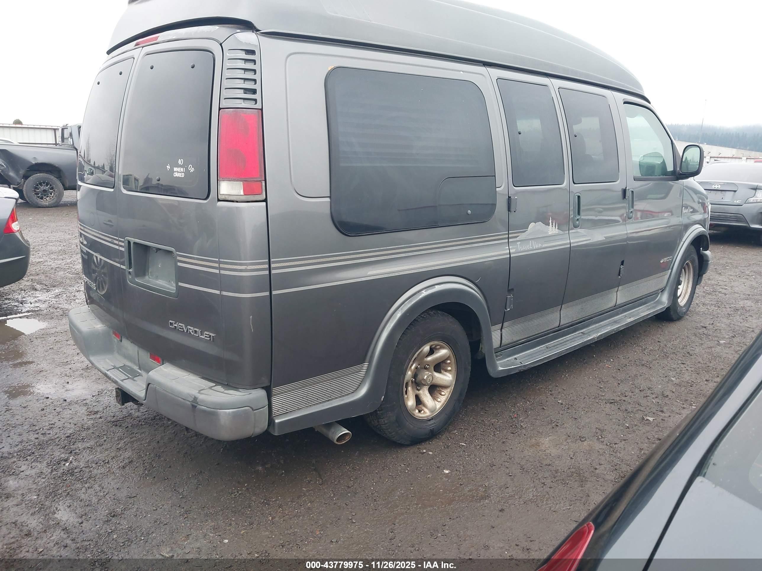 CHEVROLET EXPRESS image 4