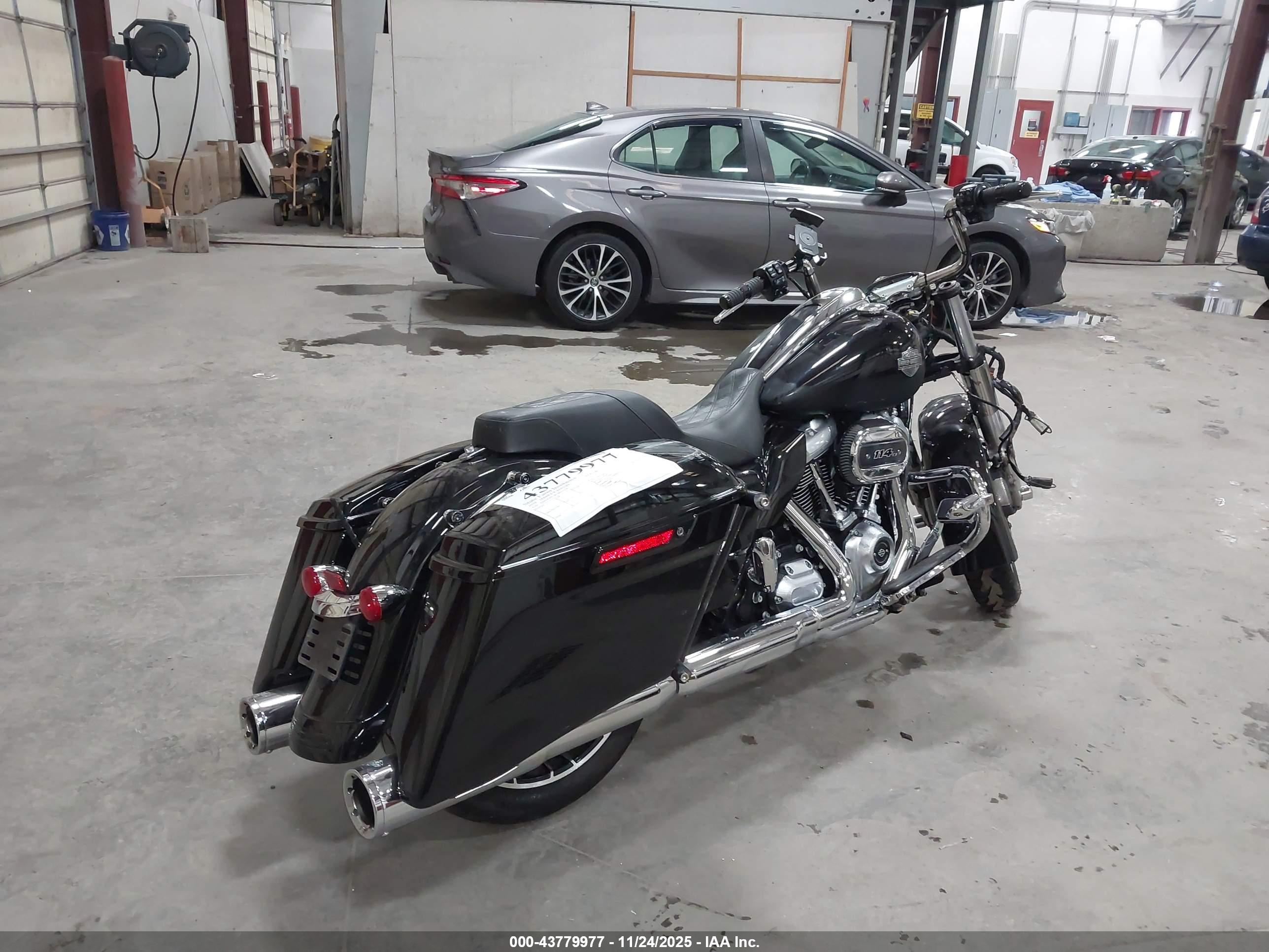 HARLEY-DAVIDSON FLHXS image 4