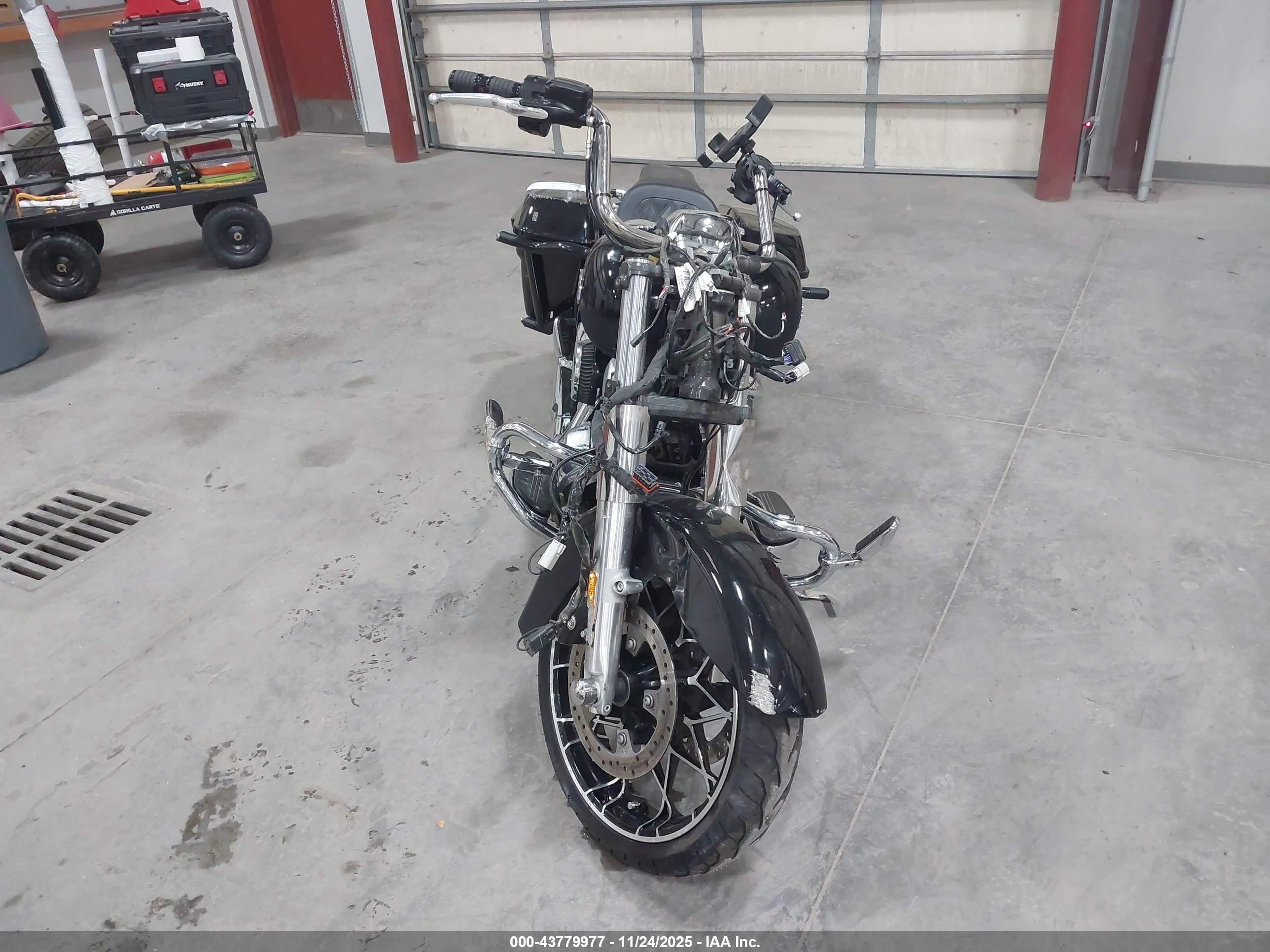 HARLEY-DAVIDSON FLHXS image 5