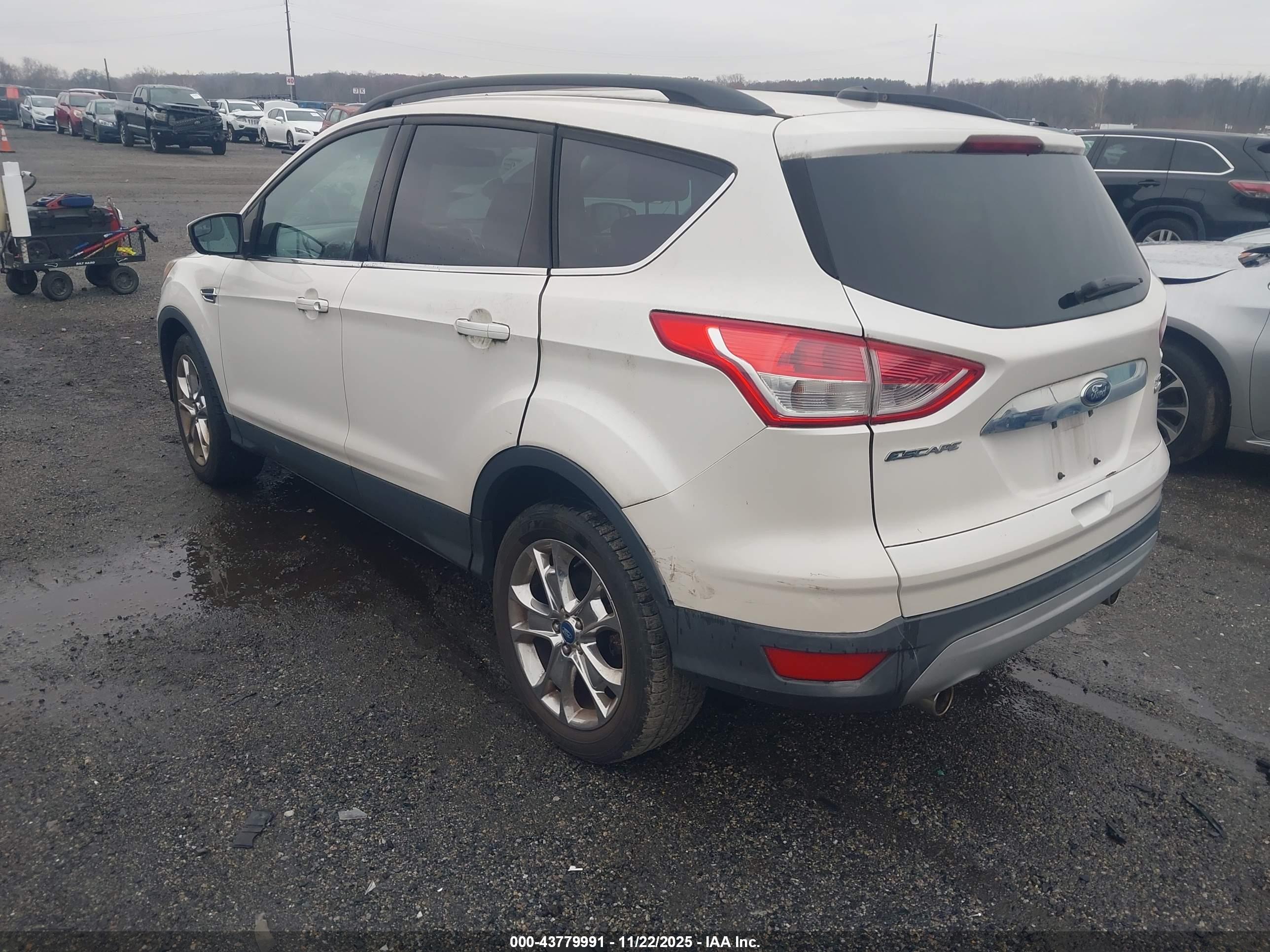FORD ESCAPE image 3