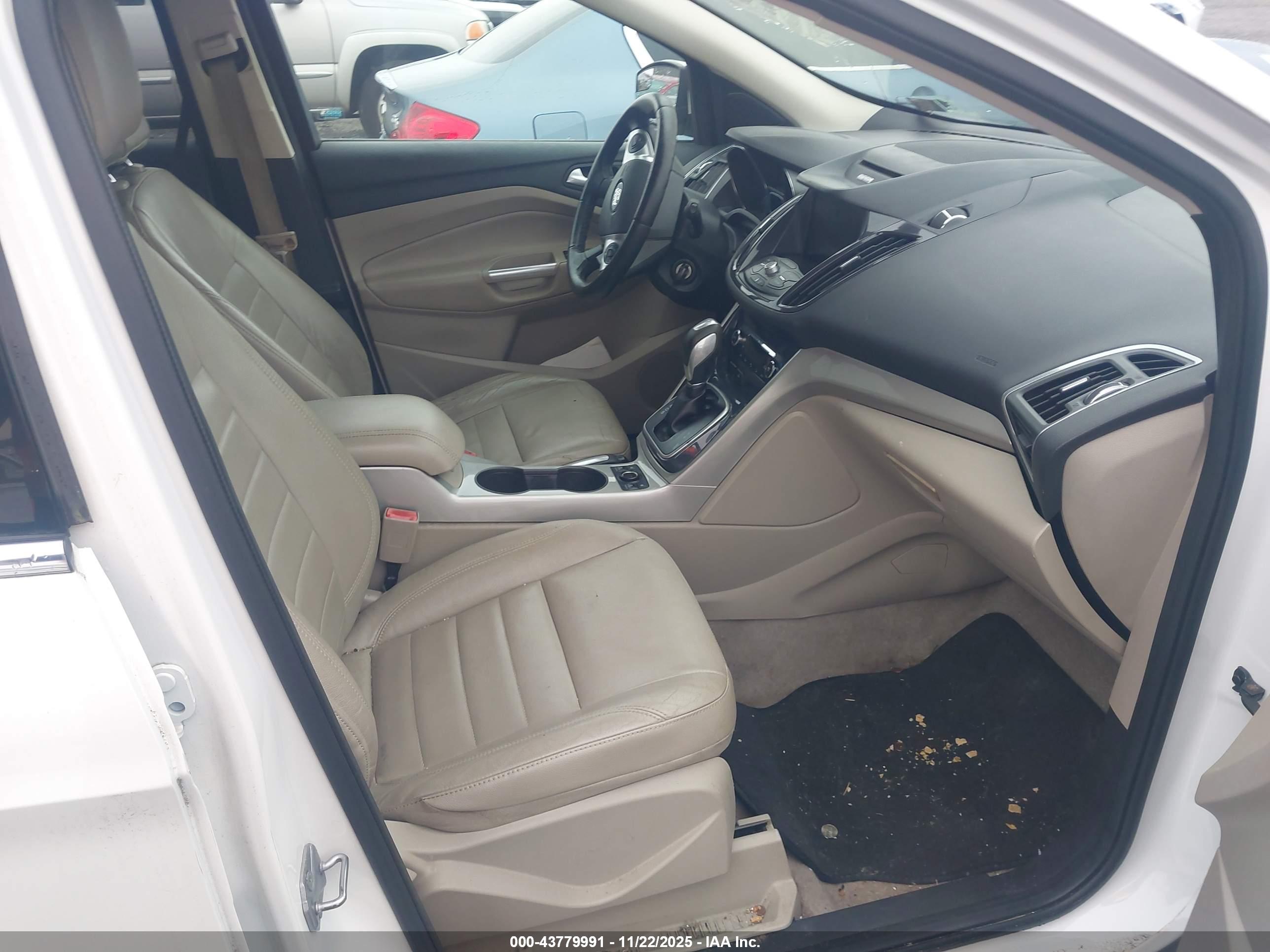 FORD ESCAPE image 5