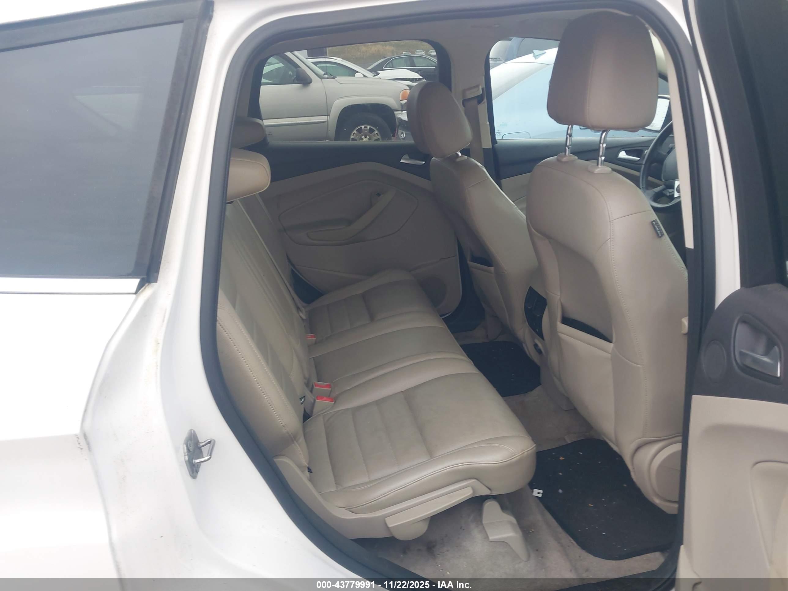 FORD ESCAPE image 8