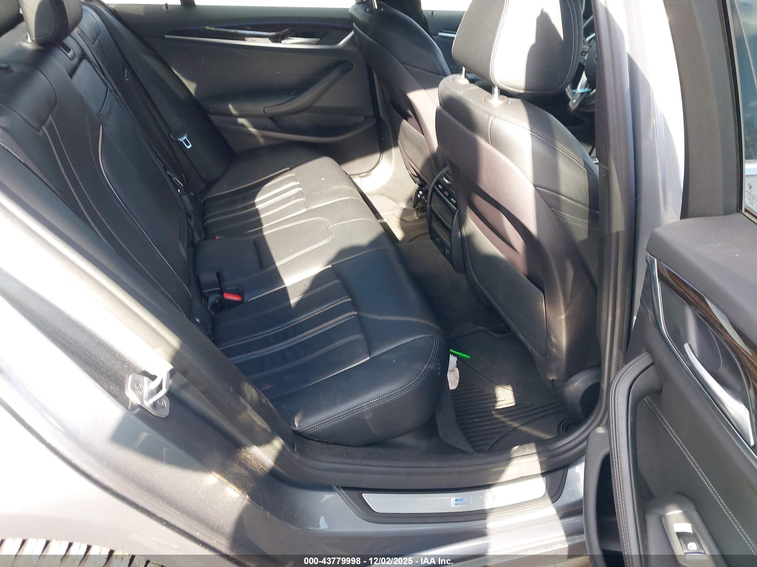 BMW 530E image 8
