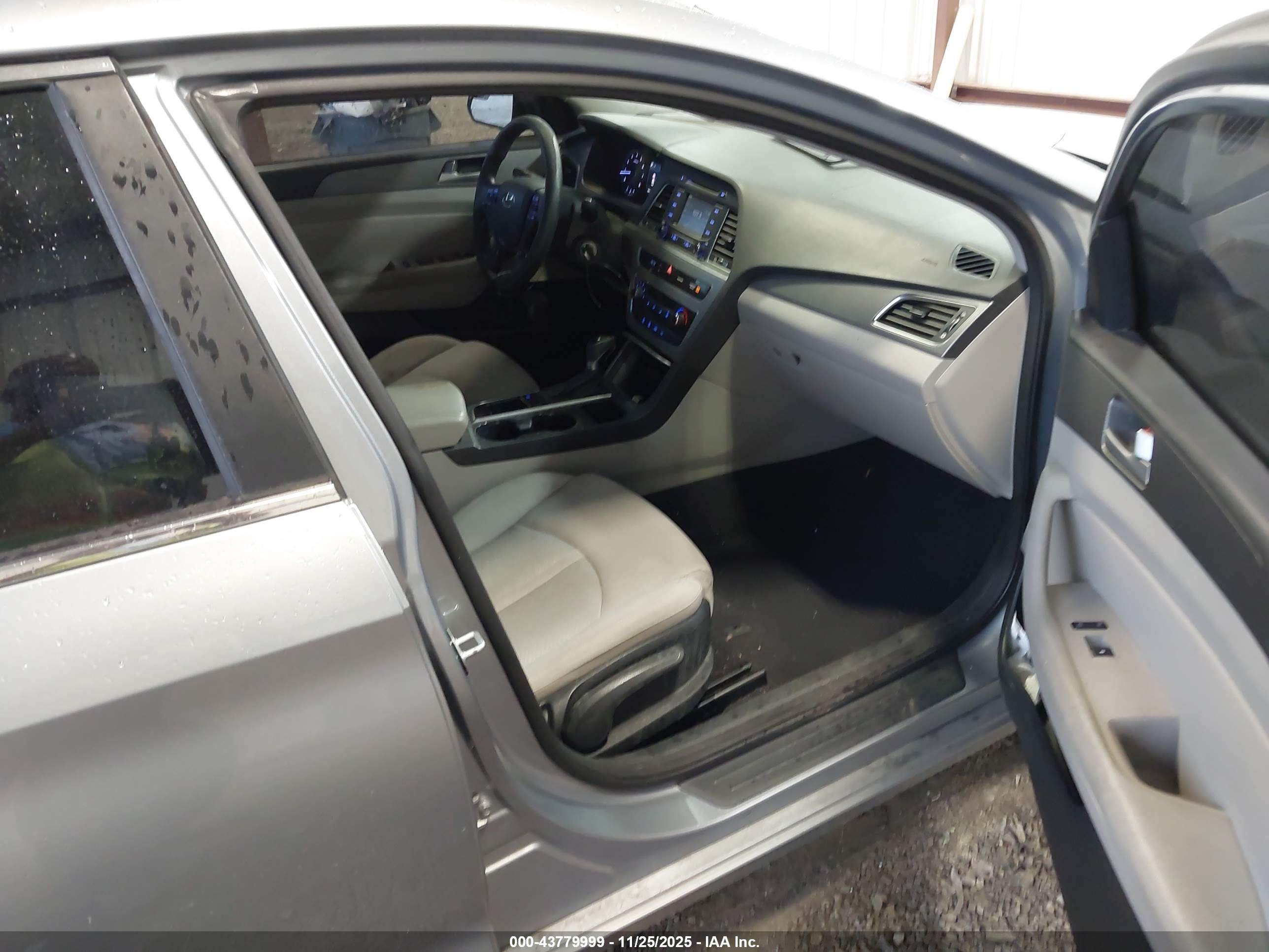 HYUNDAI SONATA image 5