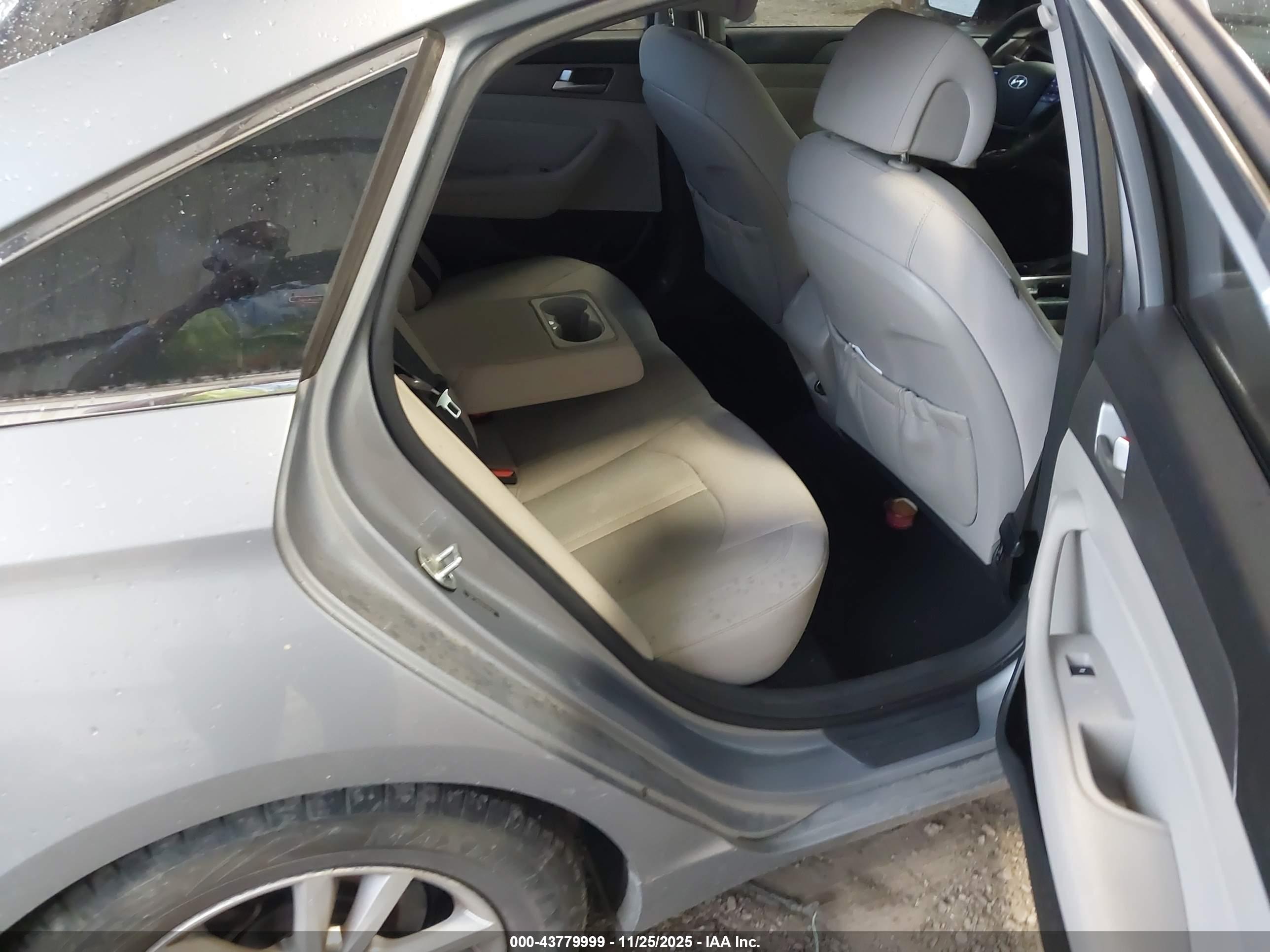 HYUNDAI SONATA image 8