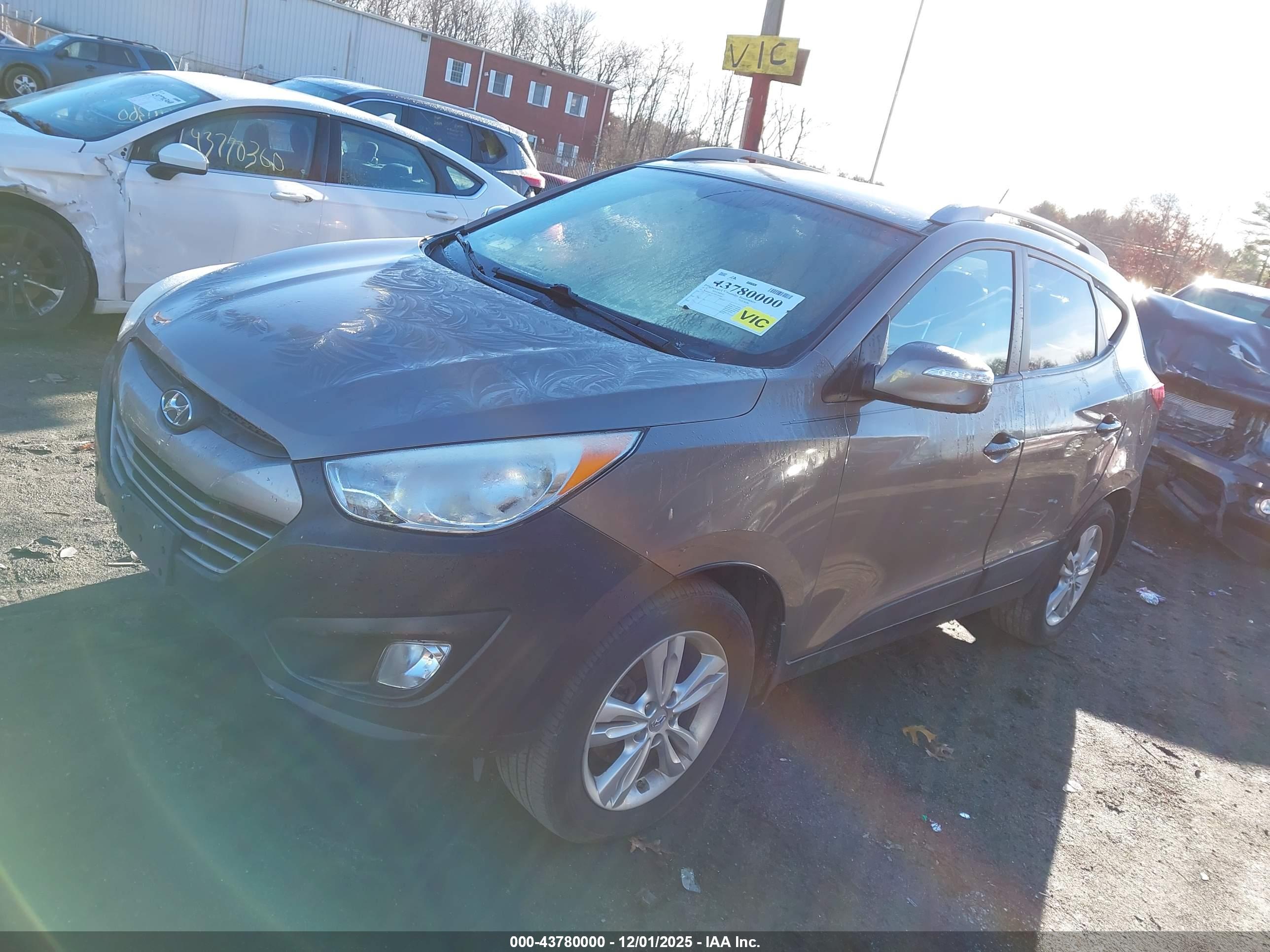 HYUNDAI TUCSON image 2