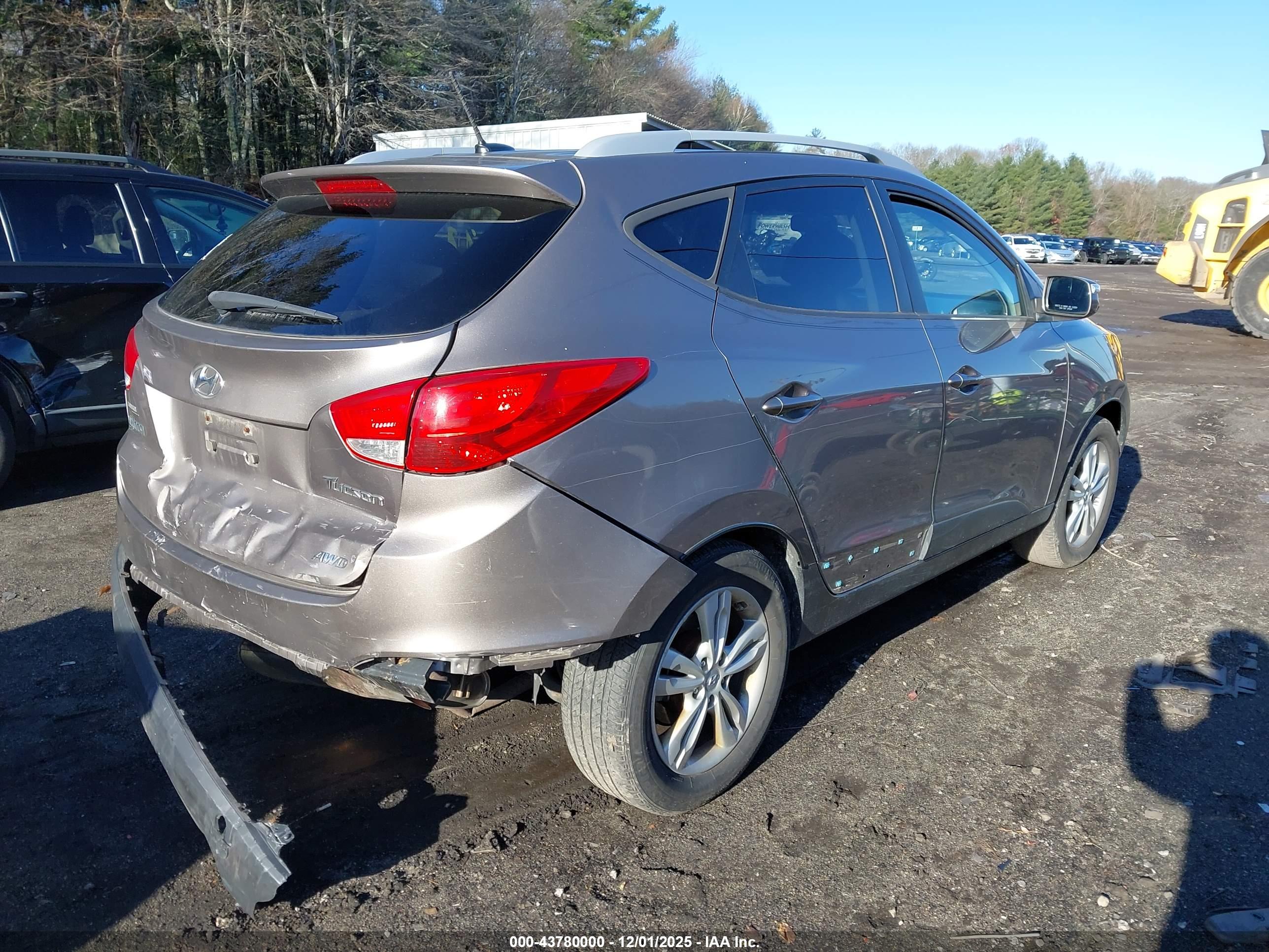 HYUNDAI TUCSON image 4