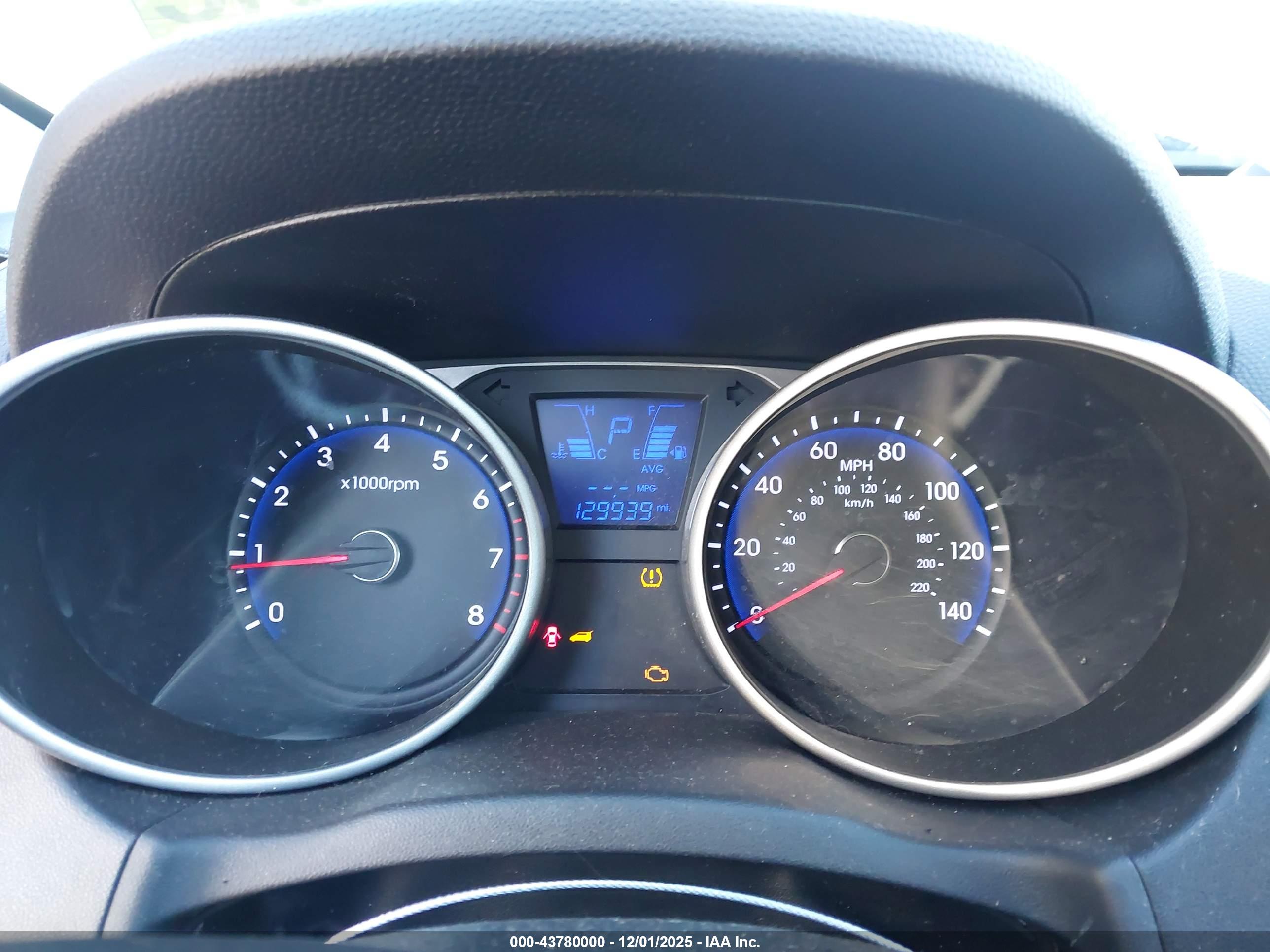 HYUNDAI TUCSON image 7